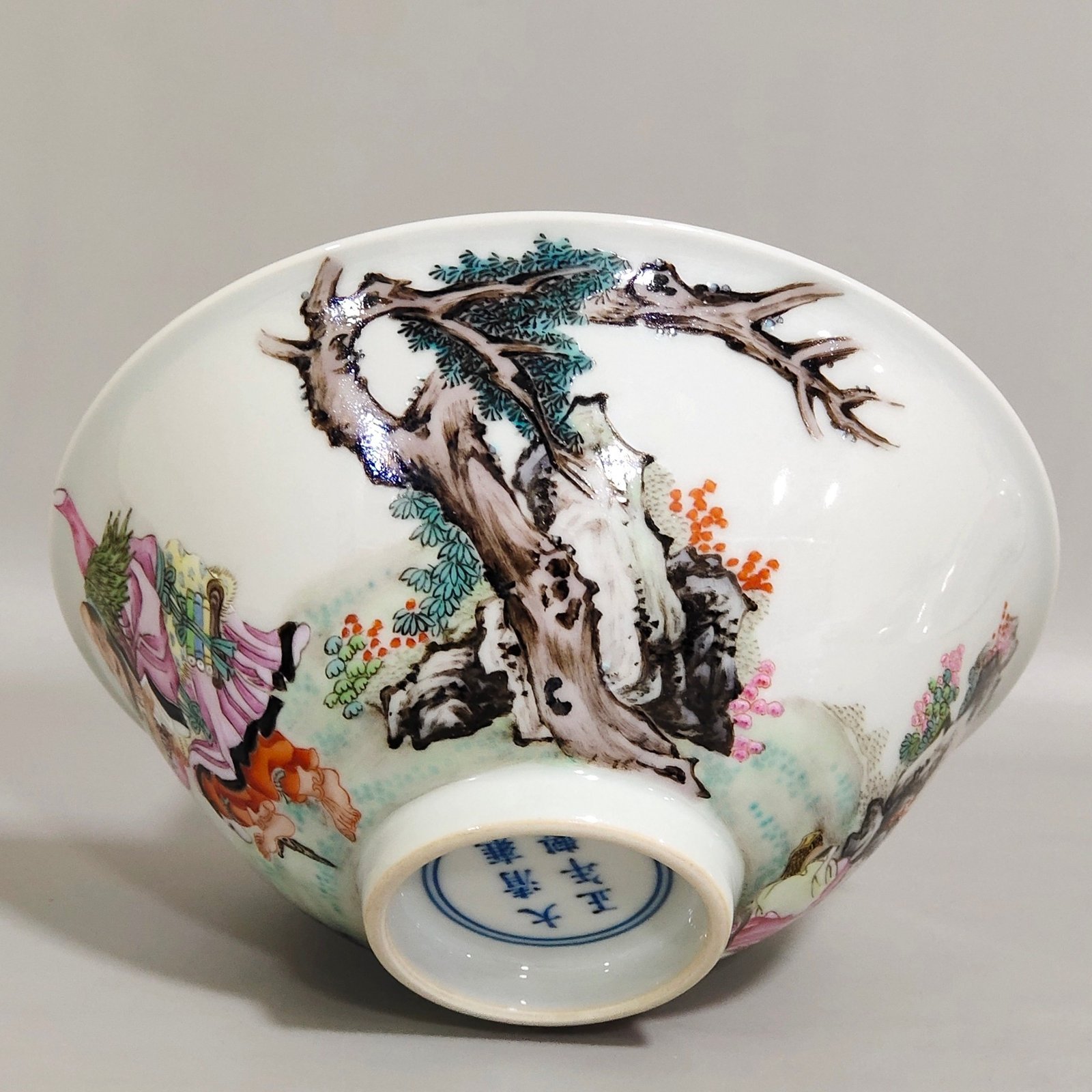 Qing Dynasty Yongzheng figure three immortals bamboo leaf bowl