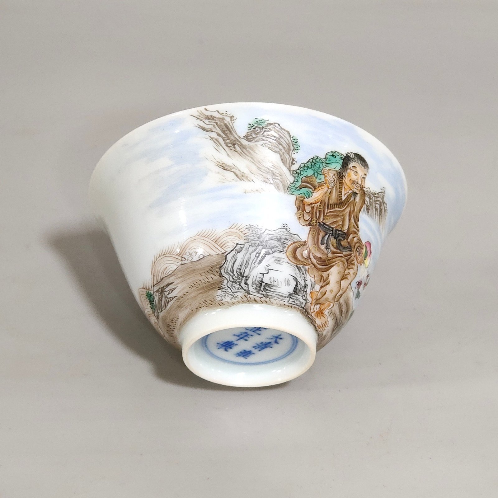 Qing Dynasty Yongzheng figure’s two immortals secretly mean cup