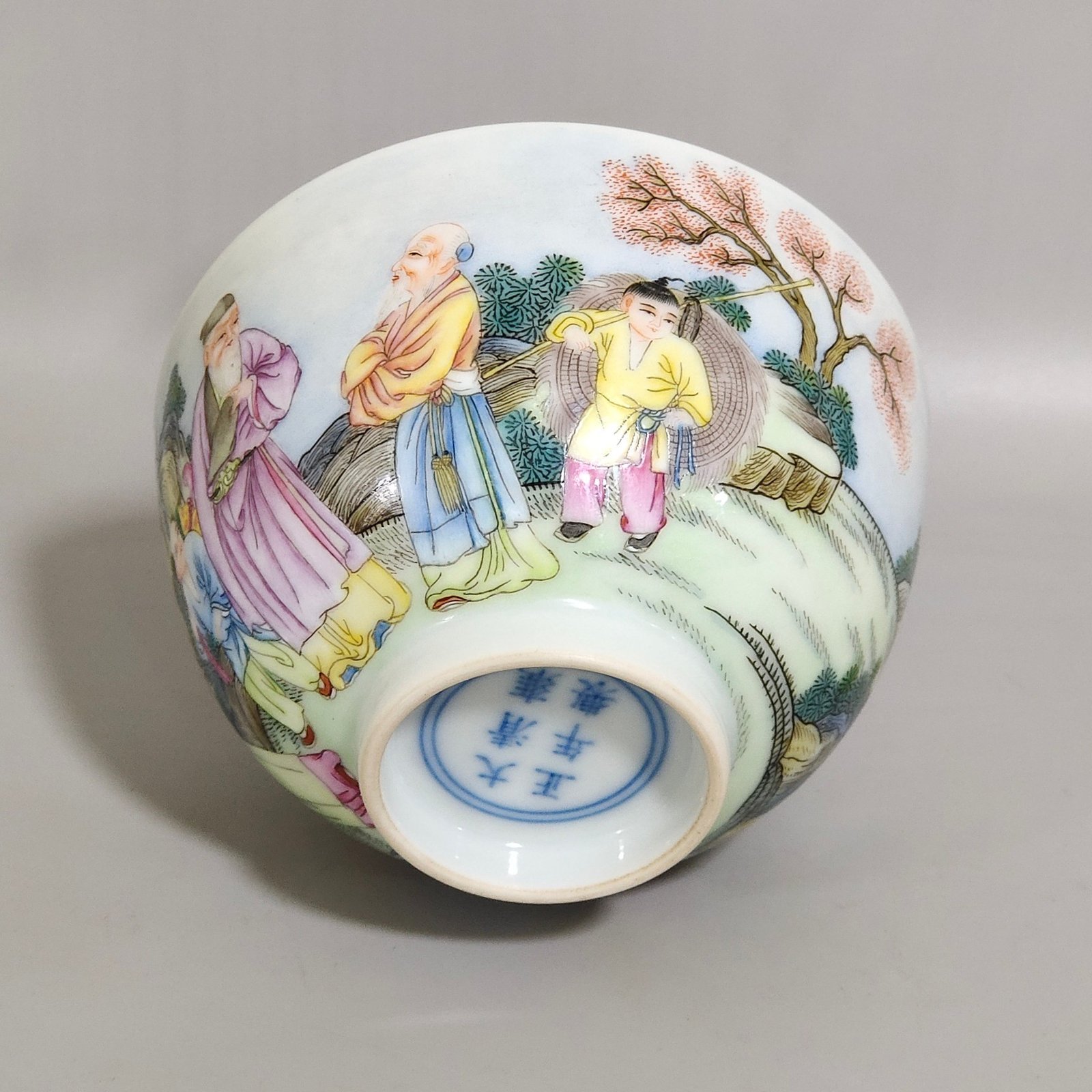 Qing Dynasty Yongzheng figures four old and three young cups
