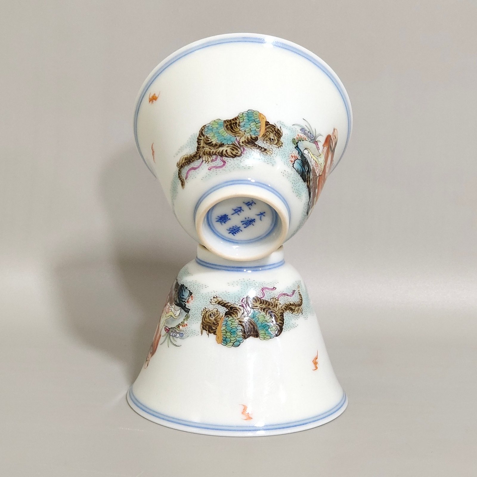 Qing Dynasty Yongzheng character Fu Hu thin tire cup