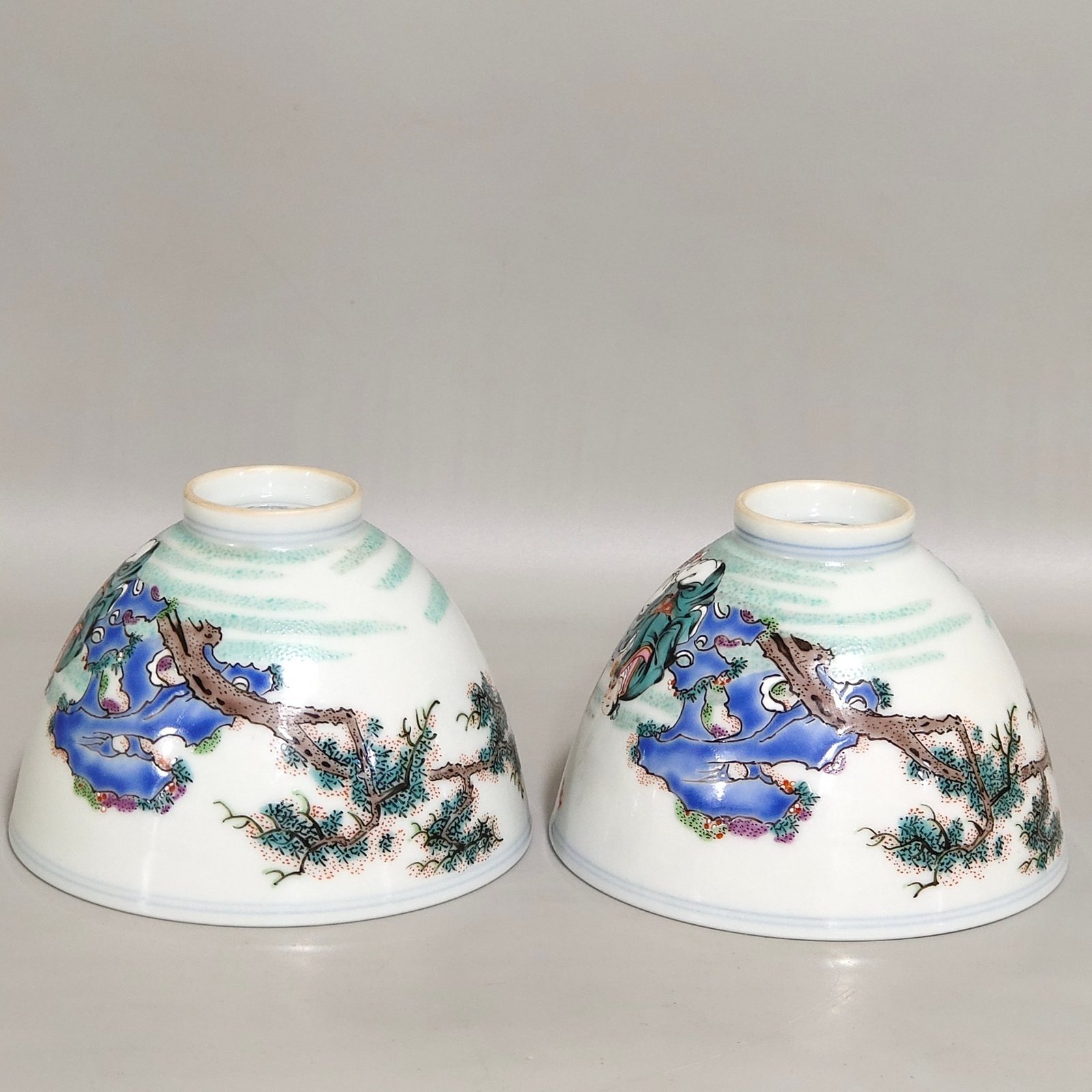 Qing Dynasty Yongzheng character story inside painted cup