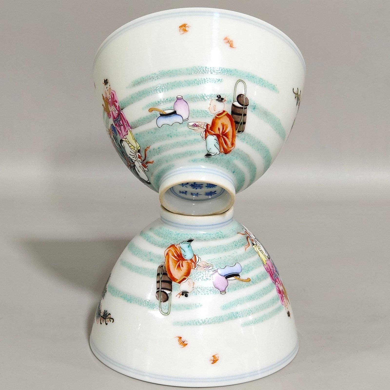 Qing Dynasty Yongzheng character story inside painted cup