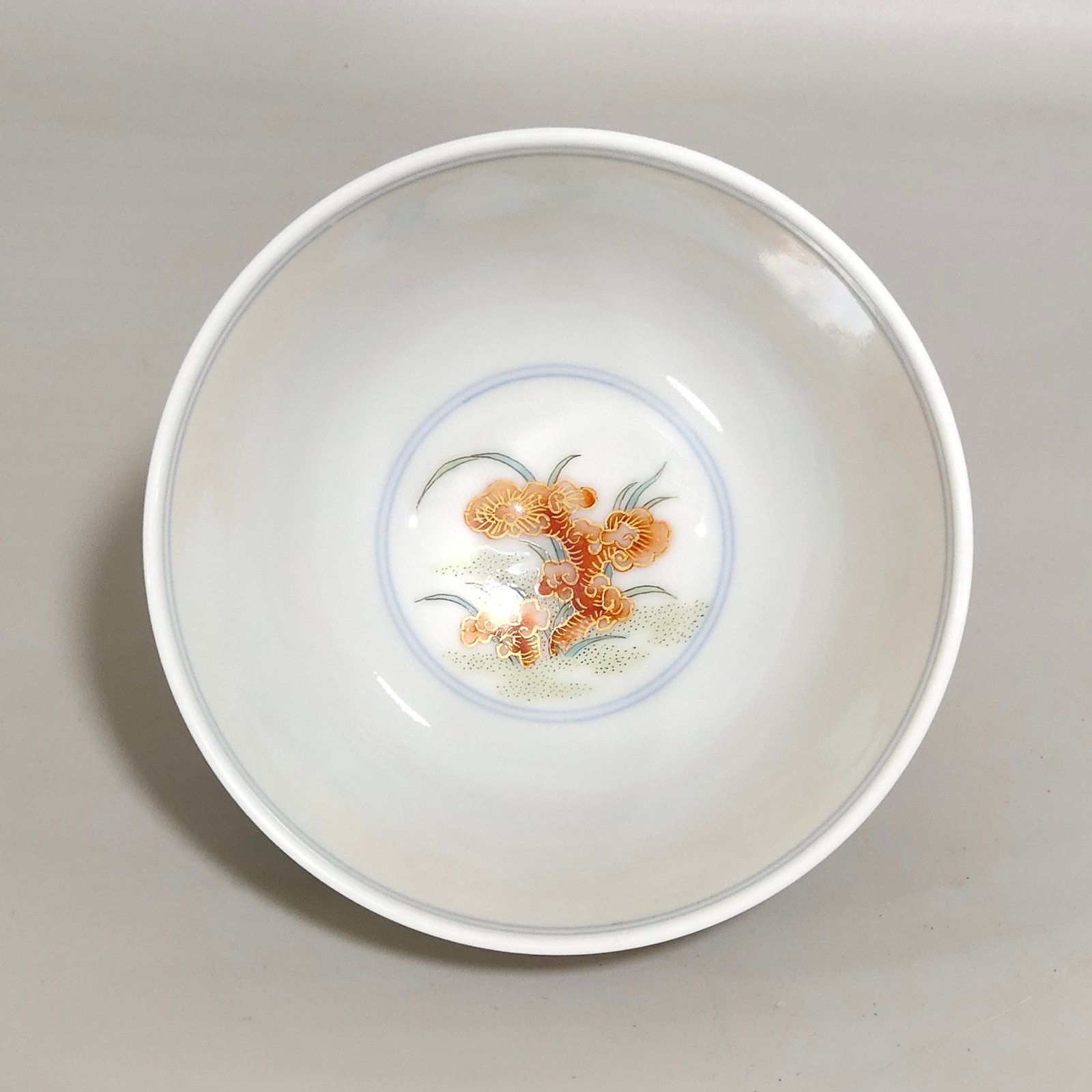 Qing Dynasty Yongzheng character story inside painted cup