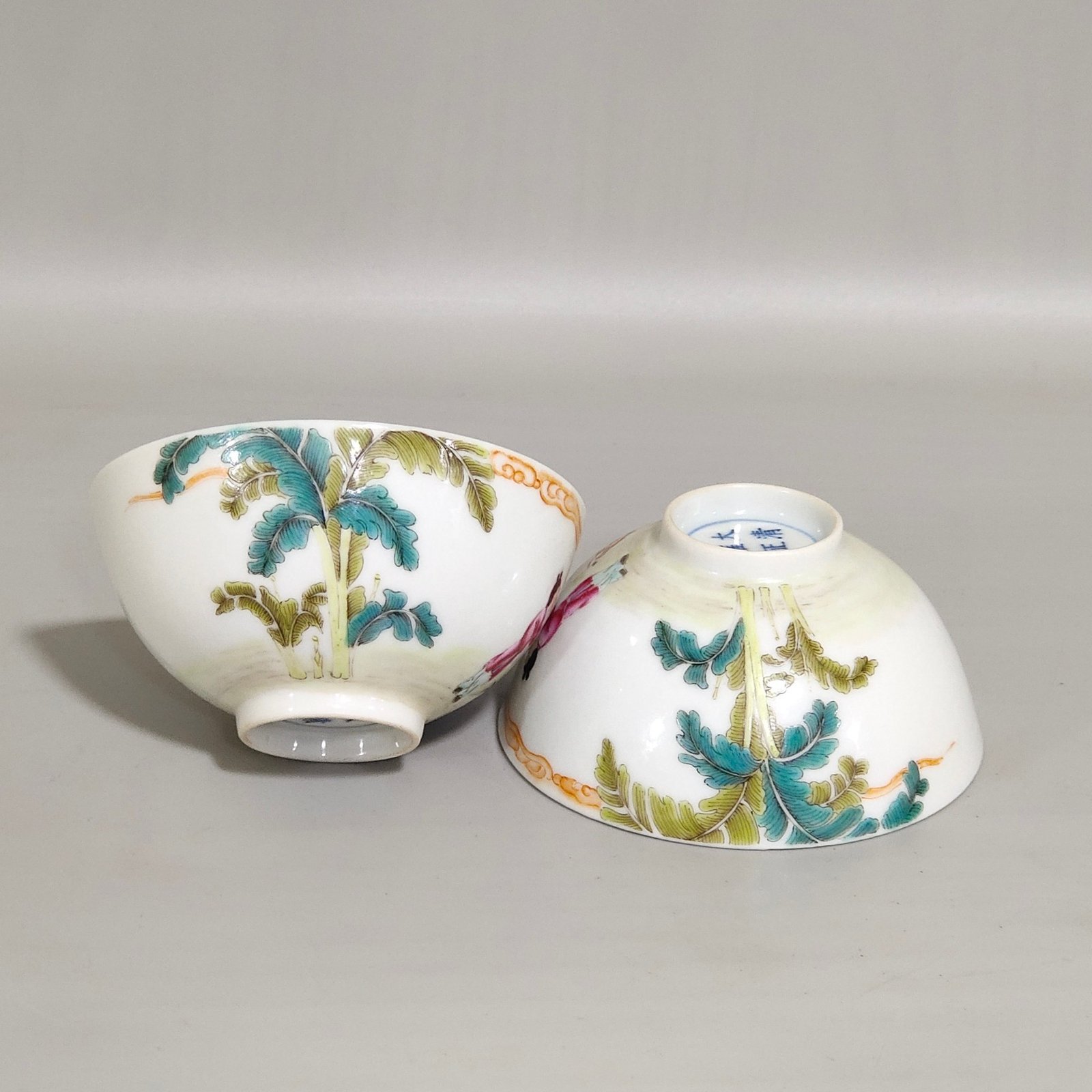 Qing Dynasty Yongzheng characters painted with tea balls