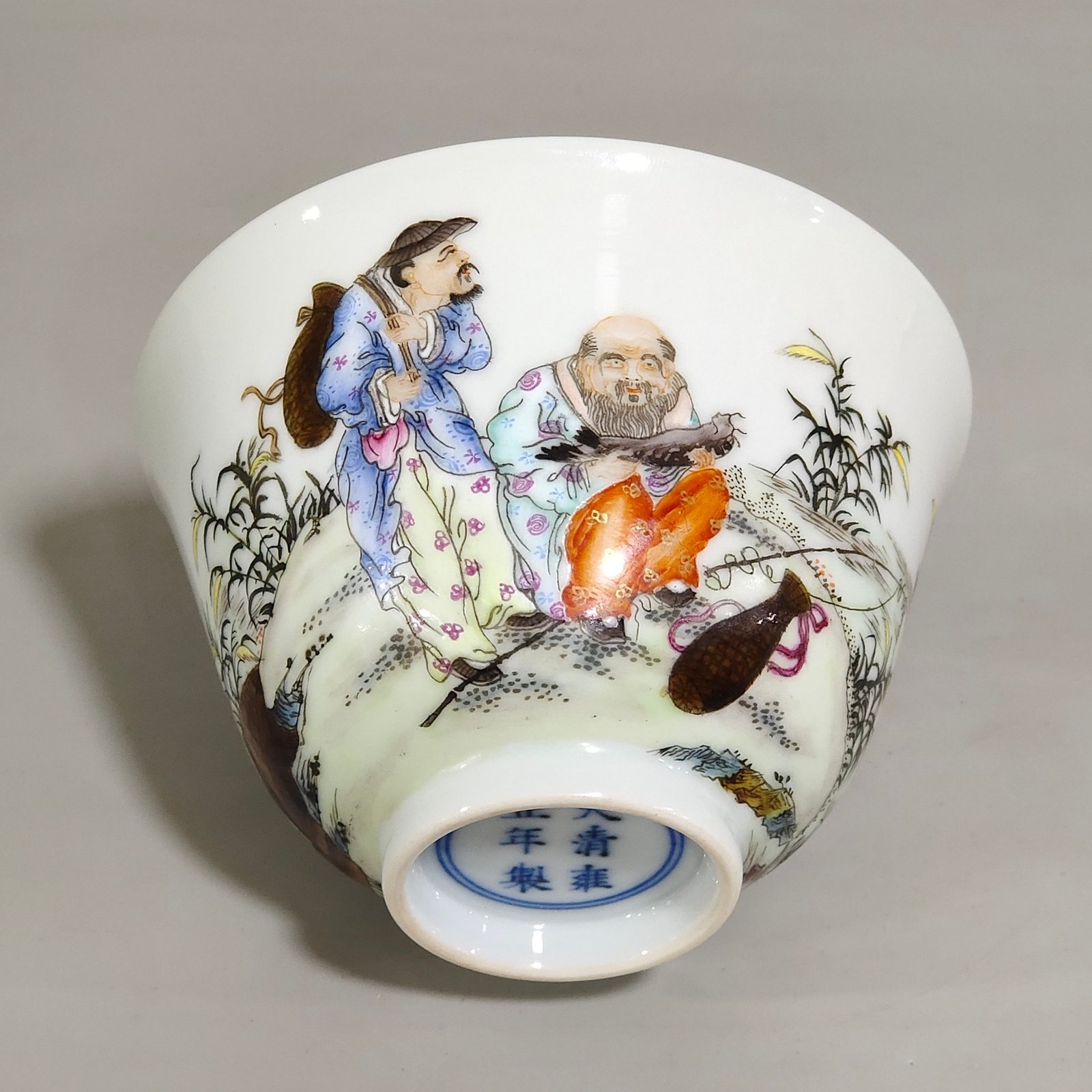 Qing Dynasty Yongzheng character story fishing picture inscribed poem cup