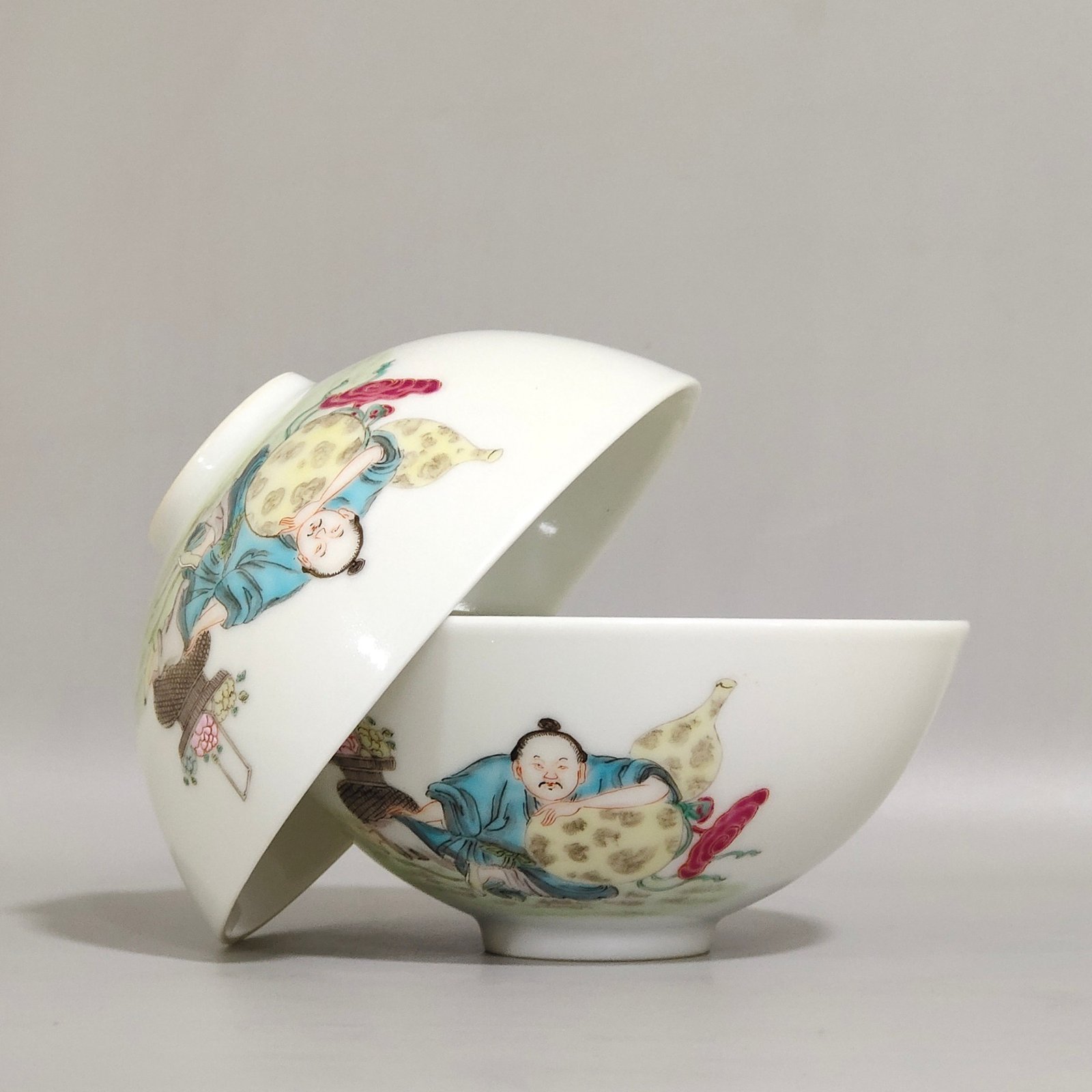 Qing Dynasty Yongzheng character story cup