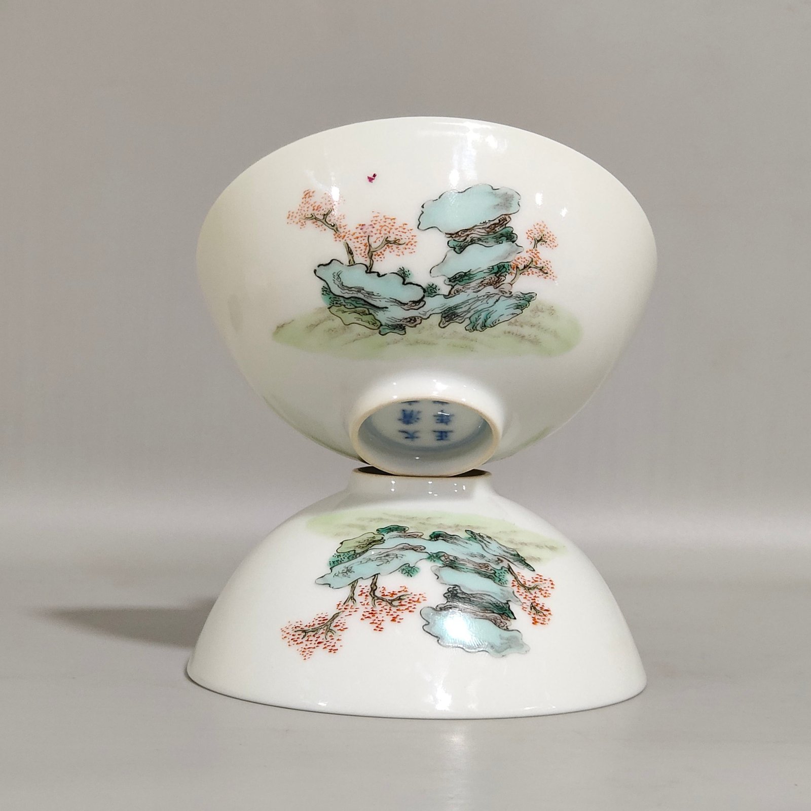 Qing Dynasty Yongzheng character story cup