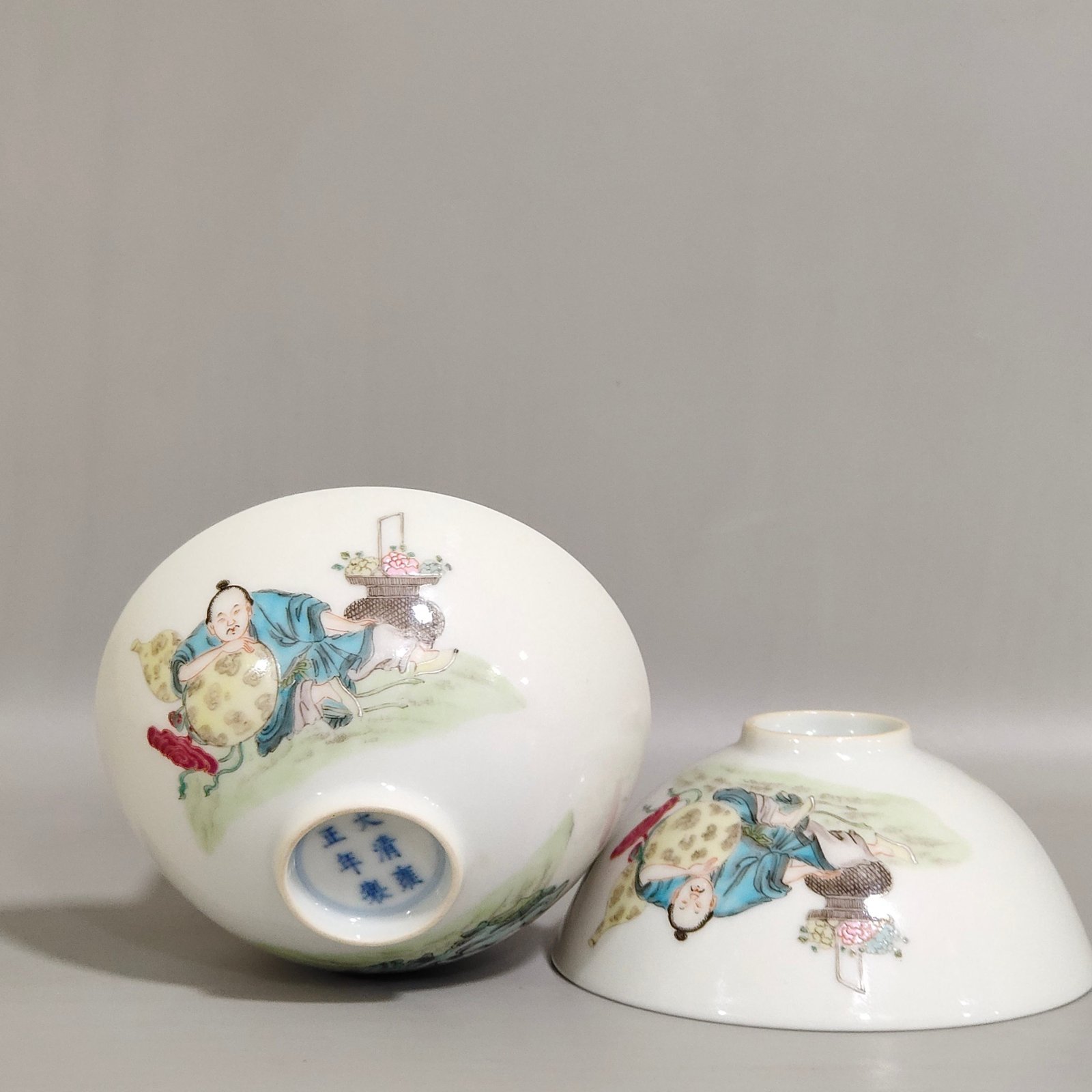 Qing Dynasty Yongzheng character story cup
