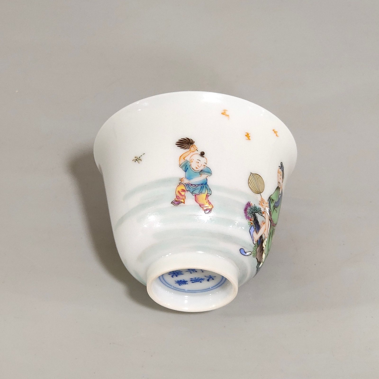 Qing Dynasty Yongzheng character story cup