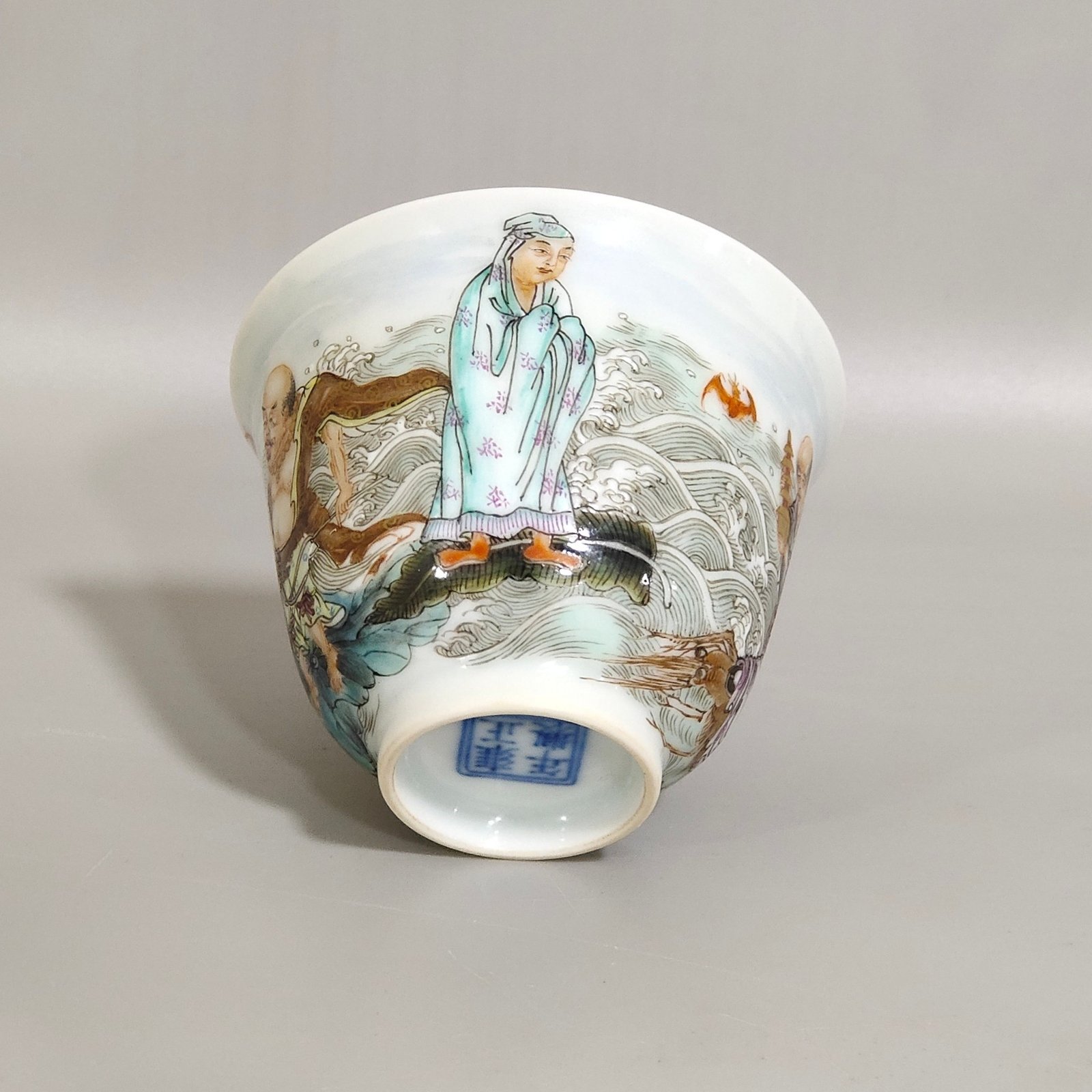 Qing Dynasty Yongzheng character story cup