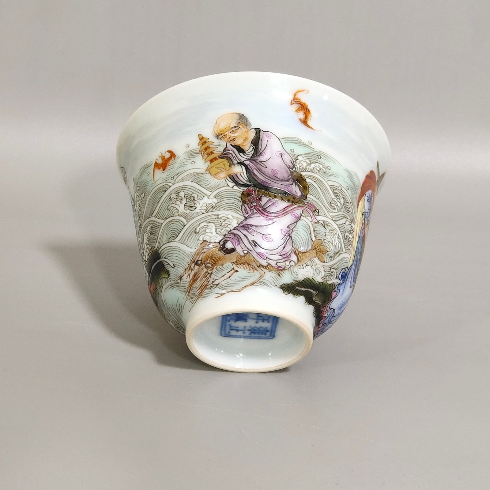 Qing Dynasty Yongzheng character story cup