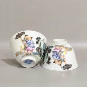 Qing Dynasty Yongzheng character story cup
