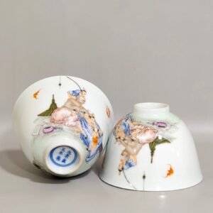 Qing Dynasty Yongzheng character story cup