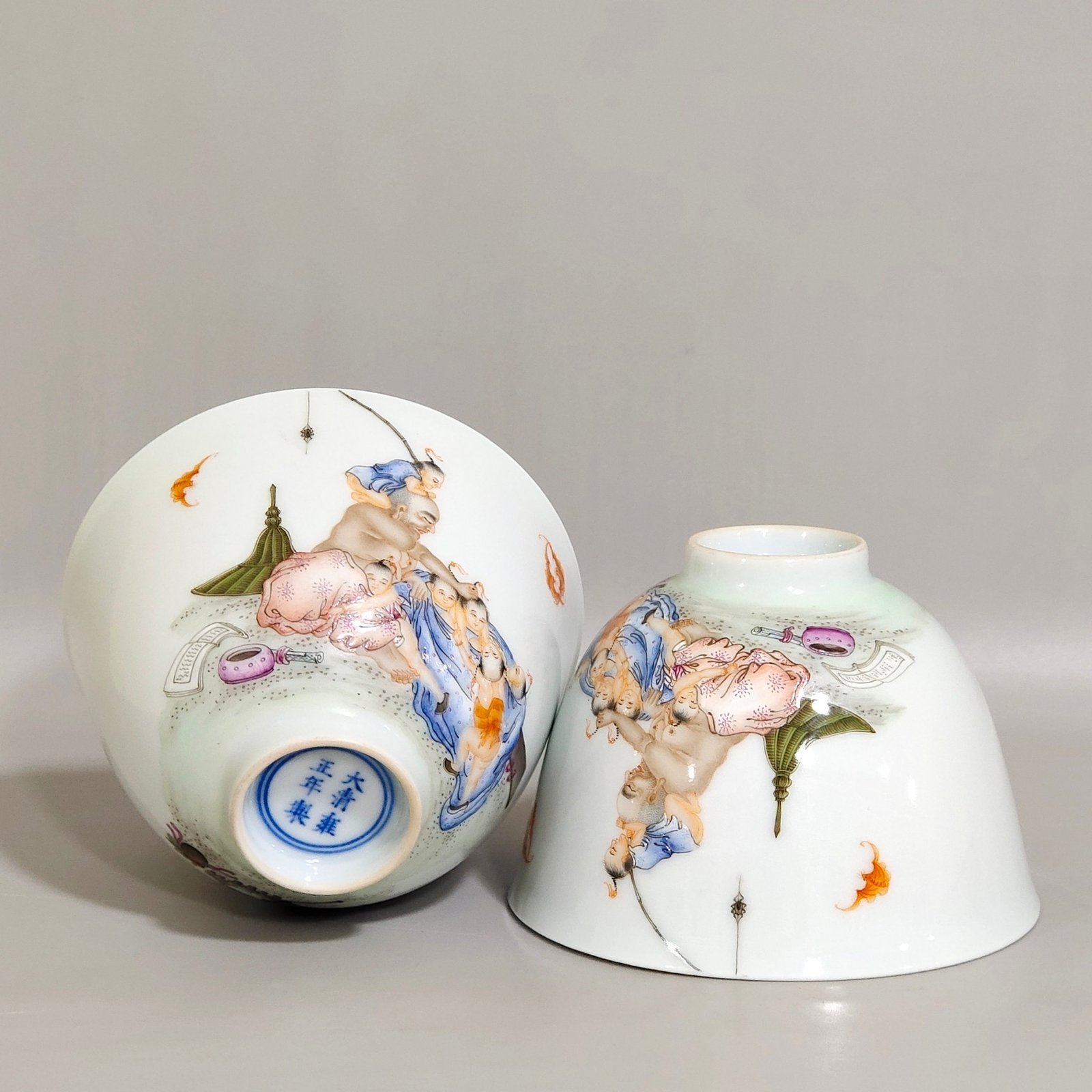 Qing Dynasty Yongzheng character story cup