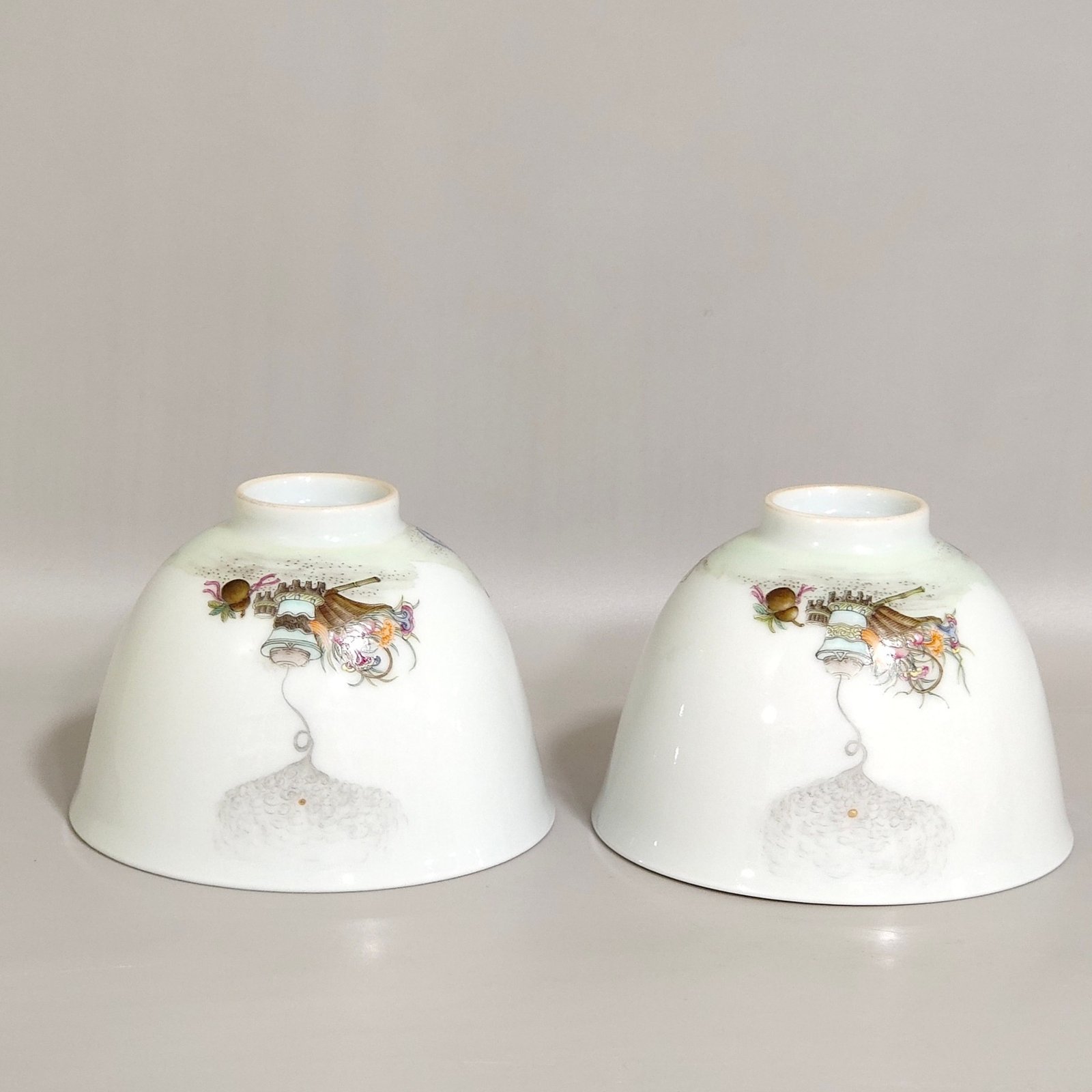Qing Dynasty Yongzheng character story cup