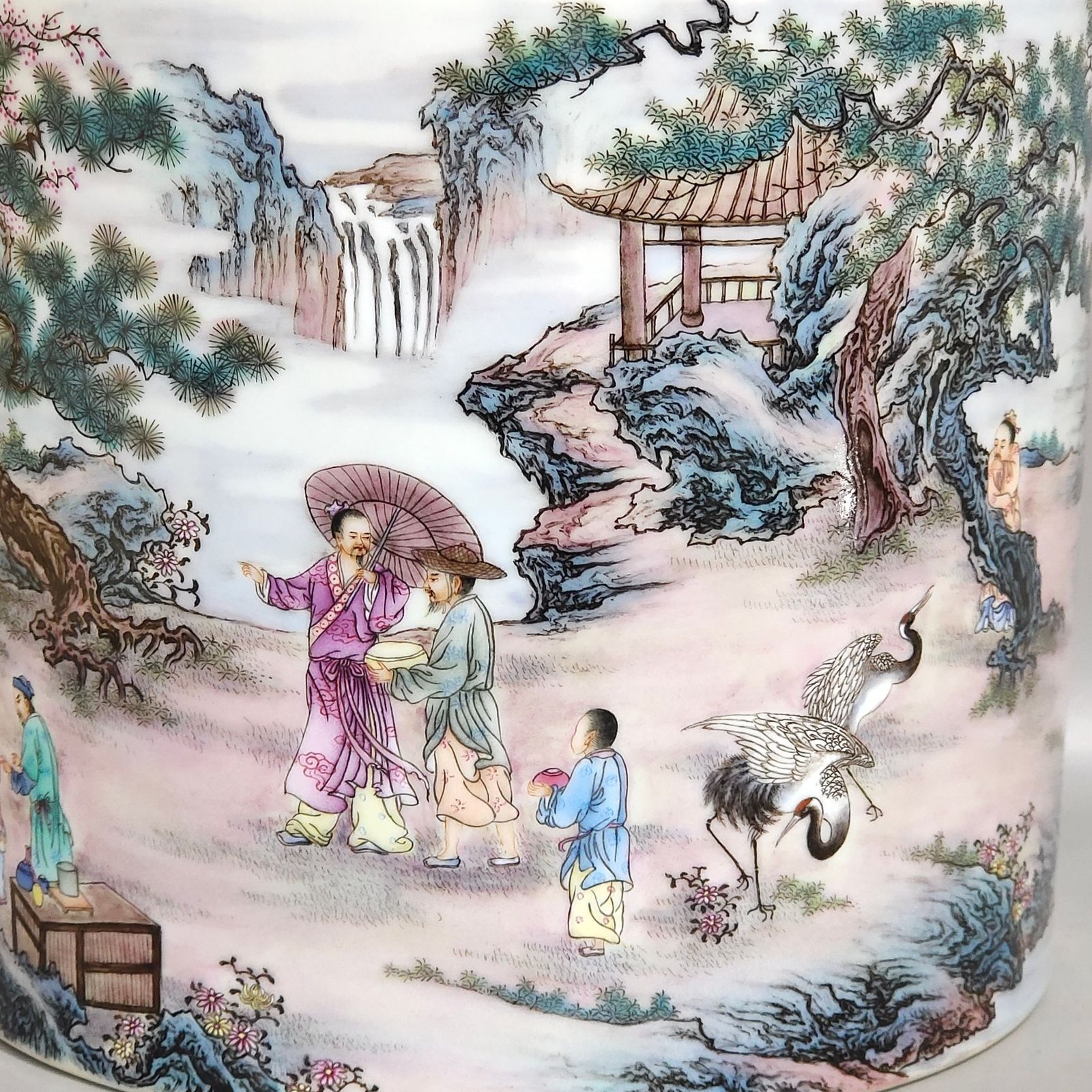 Qing Dynasty Yongzheng characters story Taoyuan Night Banquet pen holder