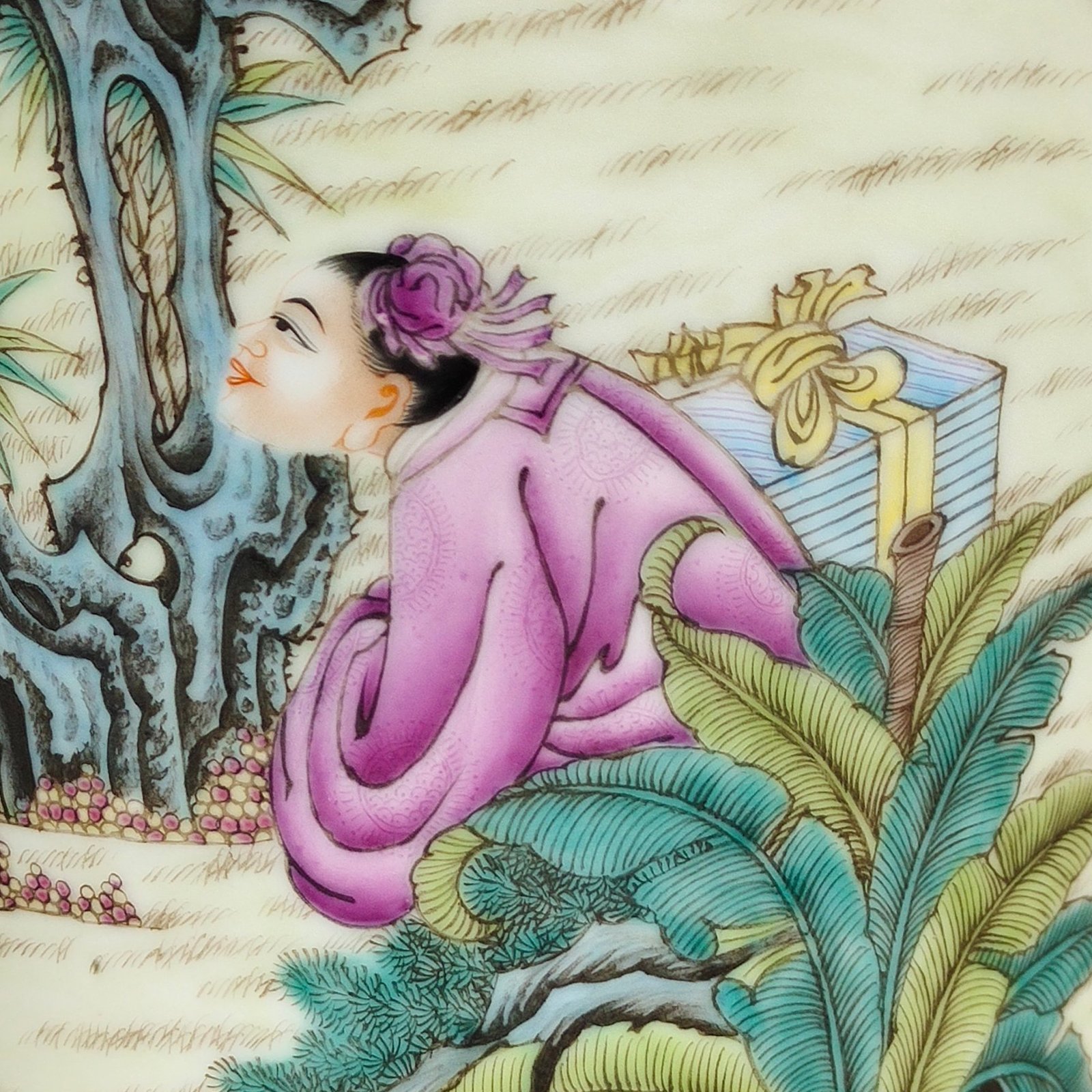 Qing Dynasty Yongzheng character story plum vase