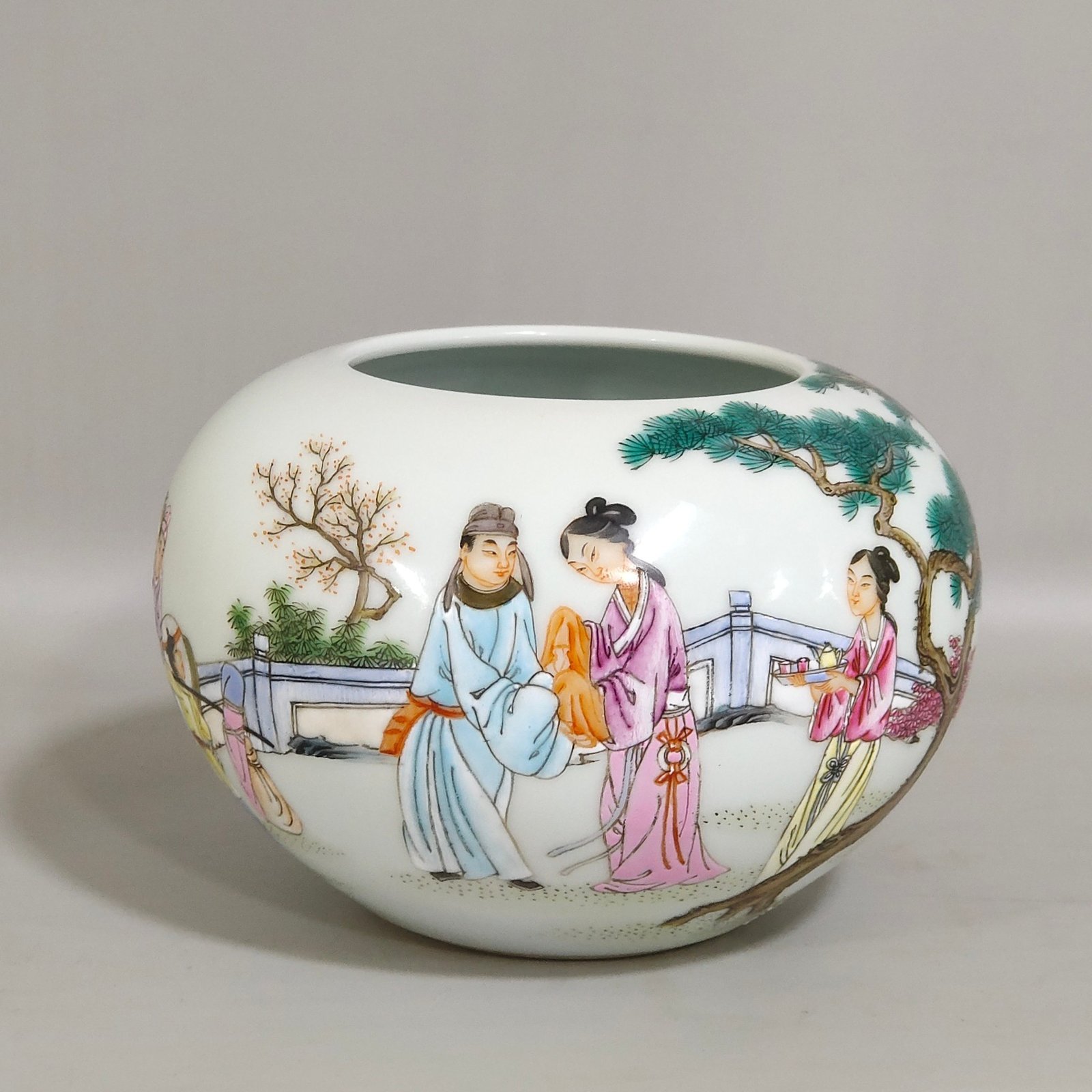 Qing Dynasty Yongzheng Famille Rose figures Washer