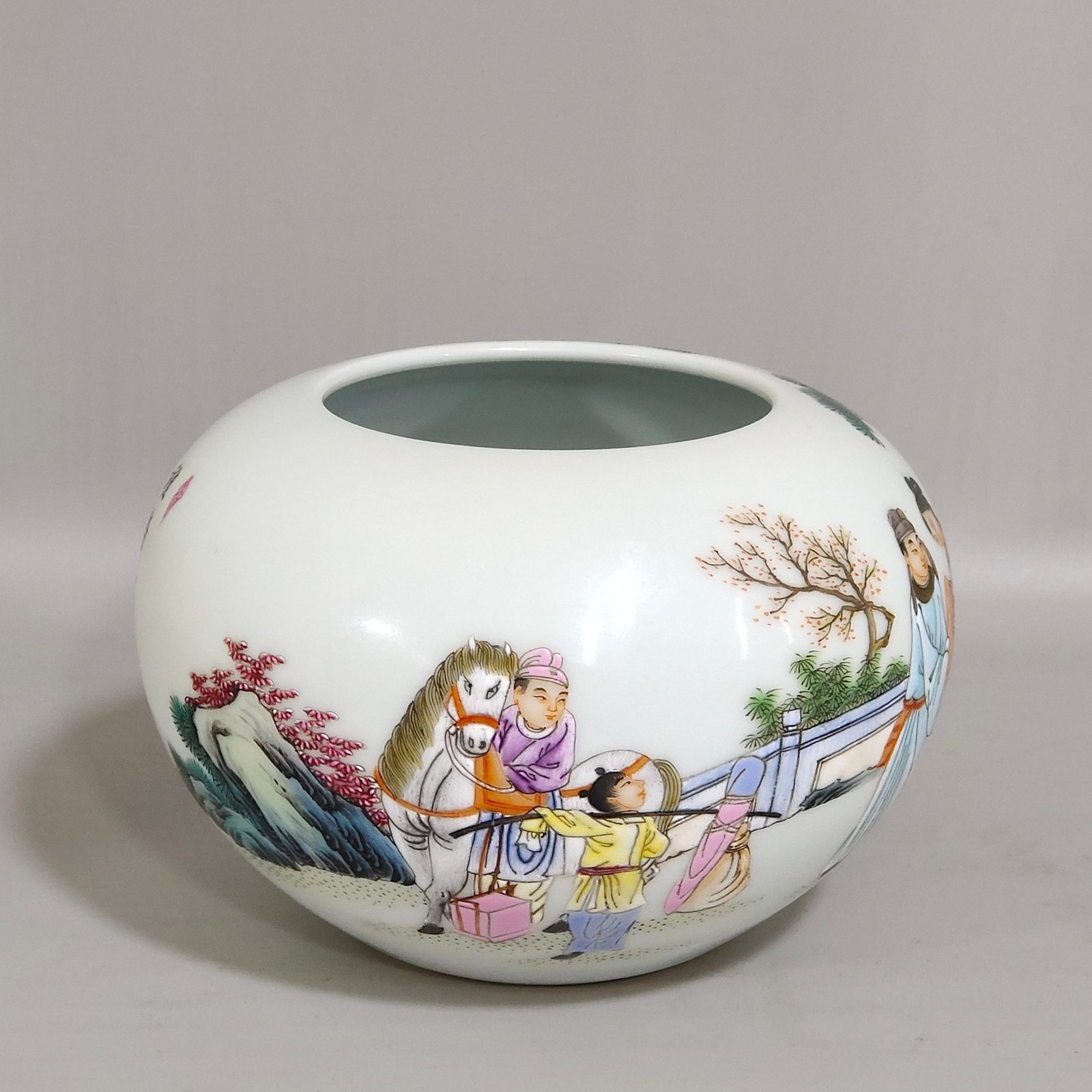 Qing Dynasty Yongzheng Famille Rose figures Washer