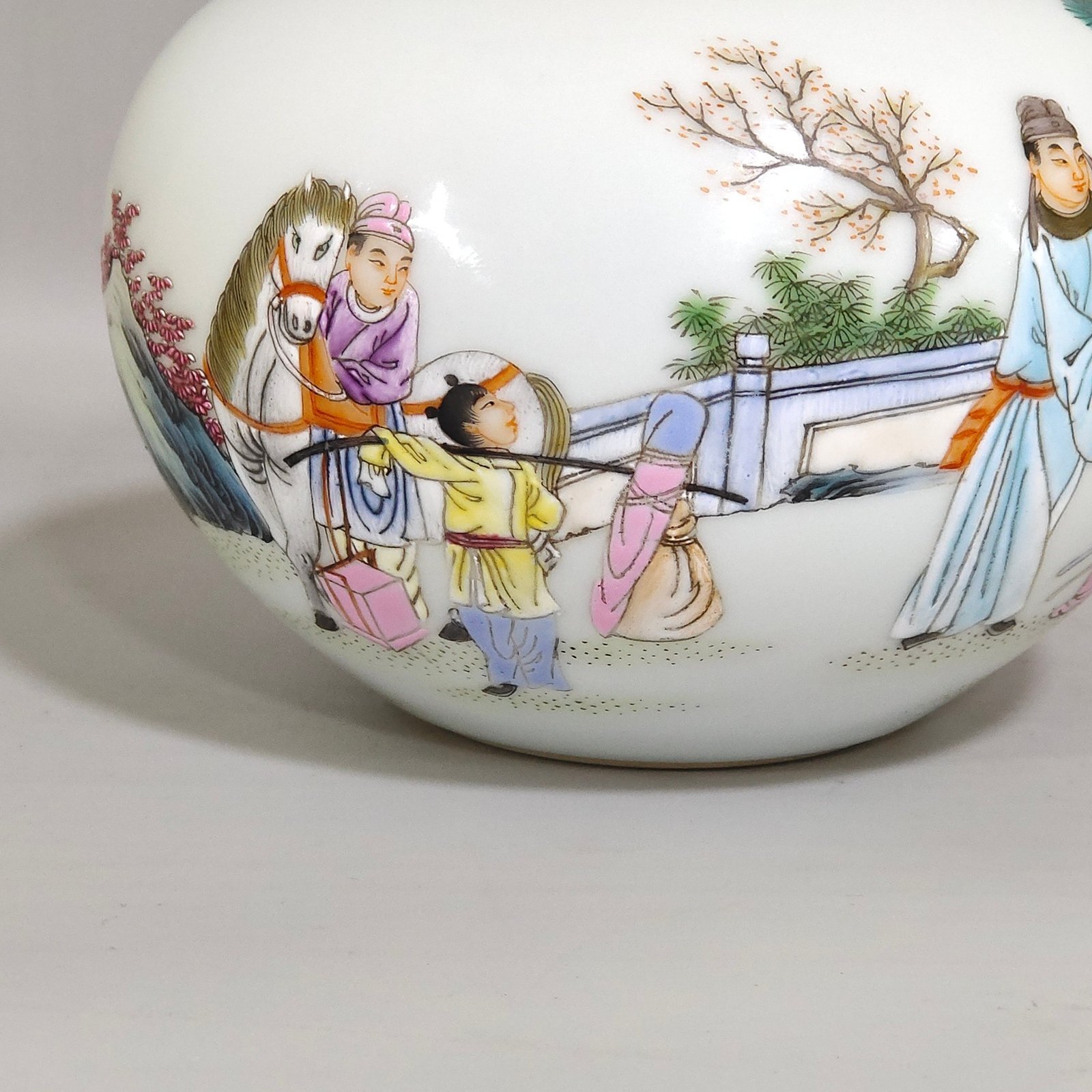 Qing Dynasty Yongzheng Famille Rose figures Washer