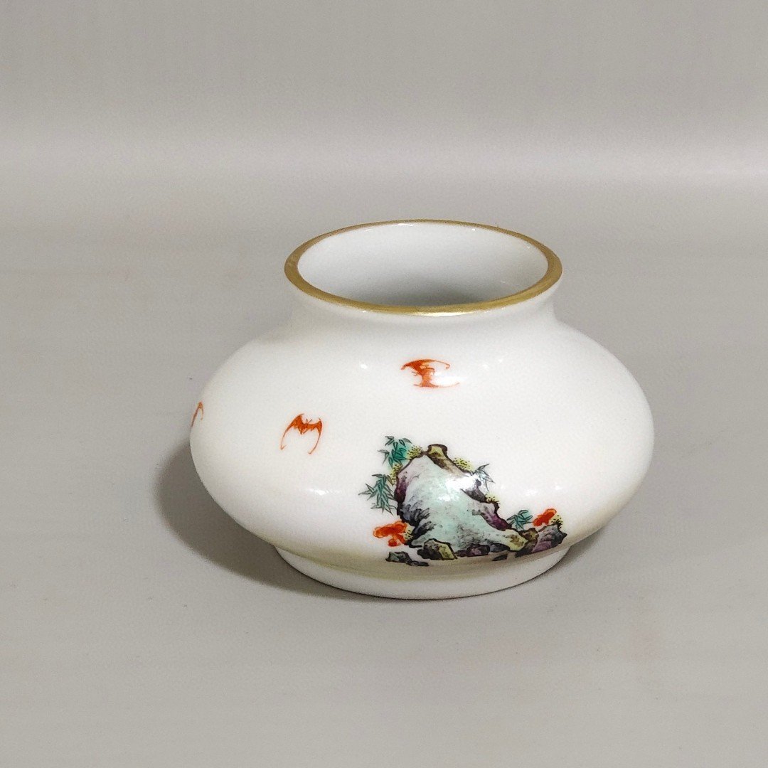 Qing Dynasty Yongzheng Water bowl with stories about characters