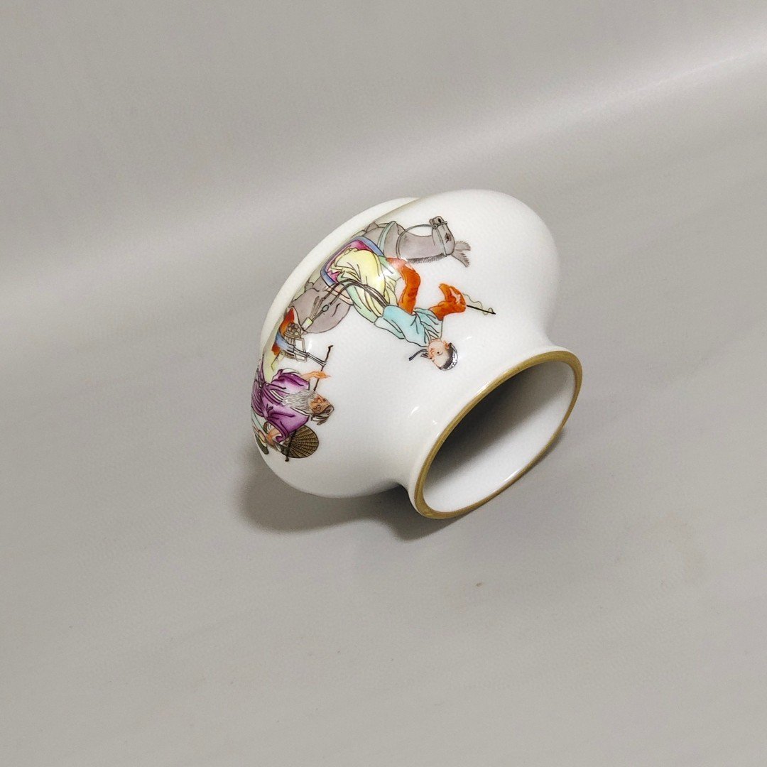 Qing Dynasty Yongzheng Water bowl with stories about characters