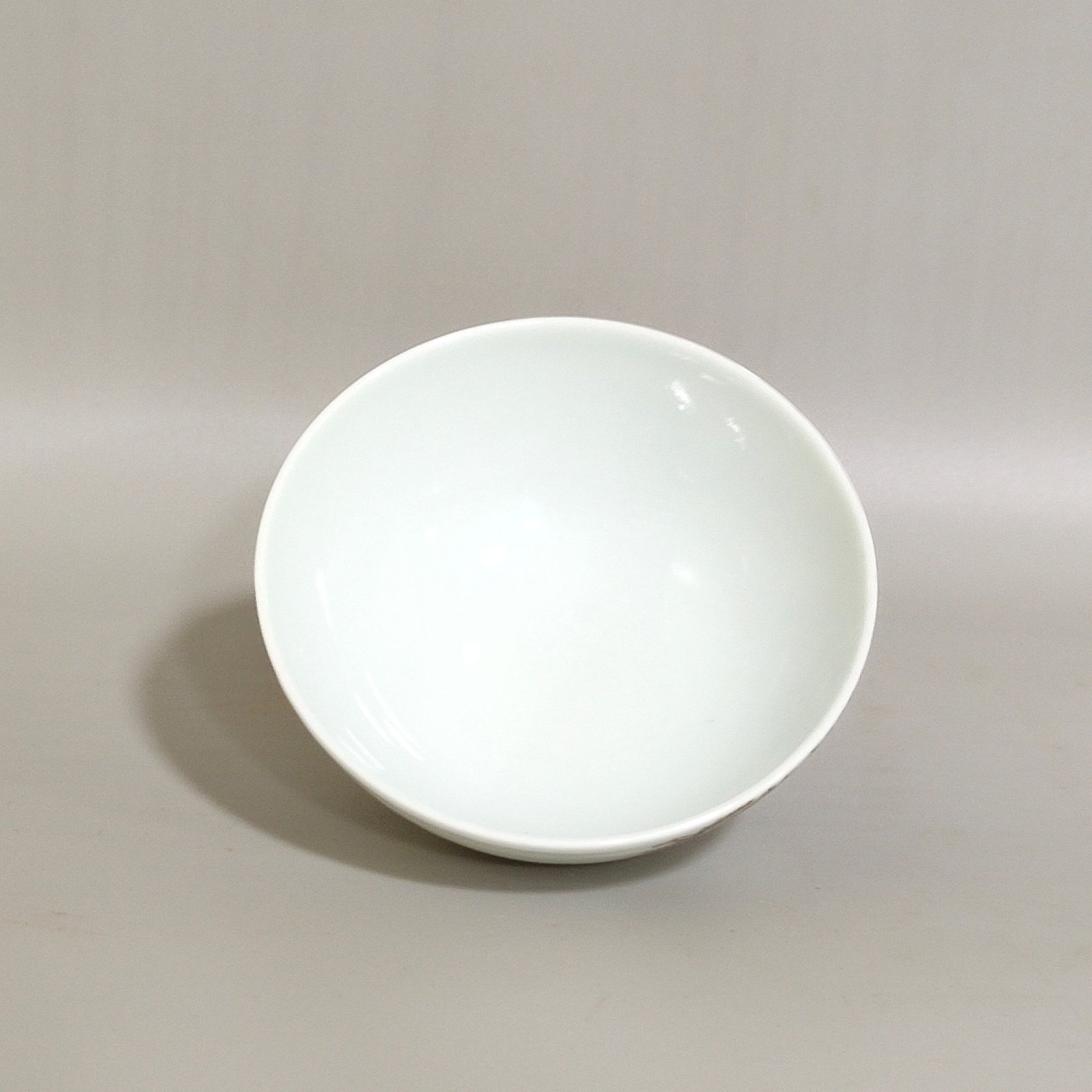 Qing Dynasty Yongzheng character story tea round Bowl