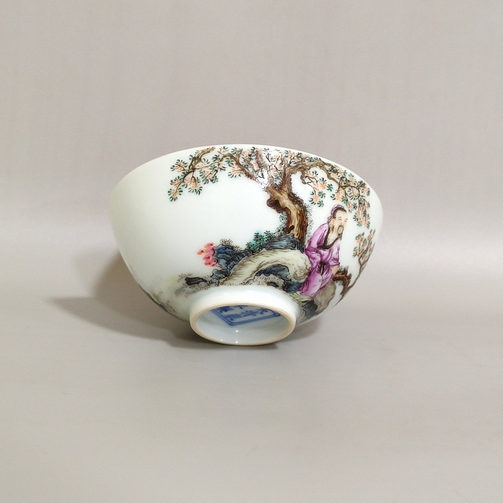 Qing Dynasty Yongzheng character story tea round Bowl