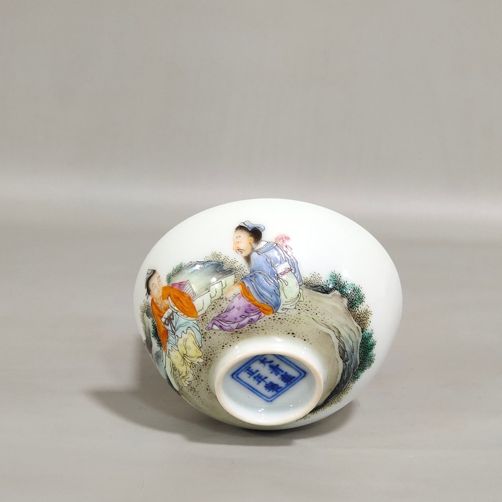Qing Dynasty Yongzheng character story tea round Bowl