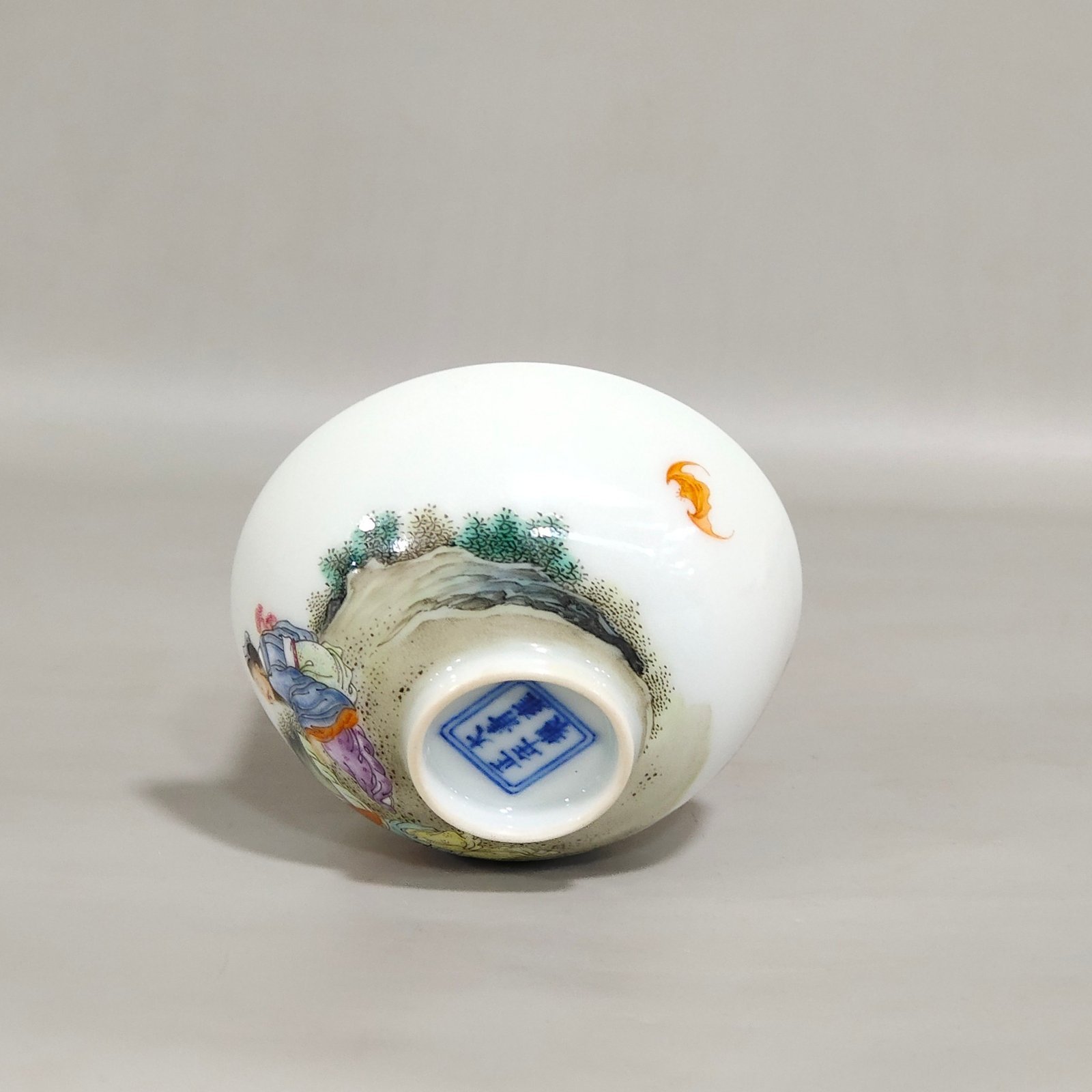 Qing Dynasty Yongzheng character story tea round Bowl