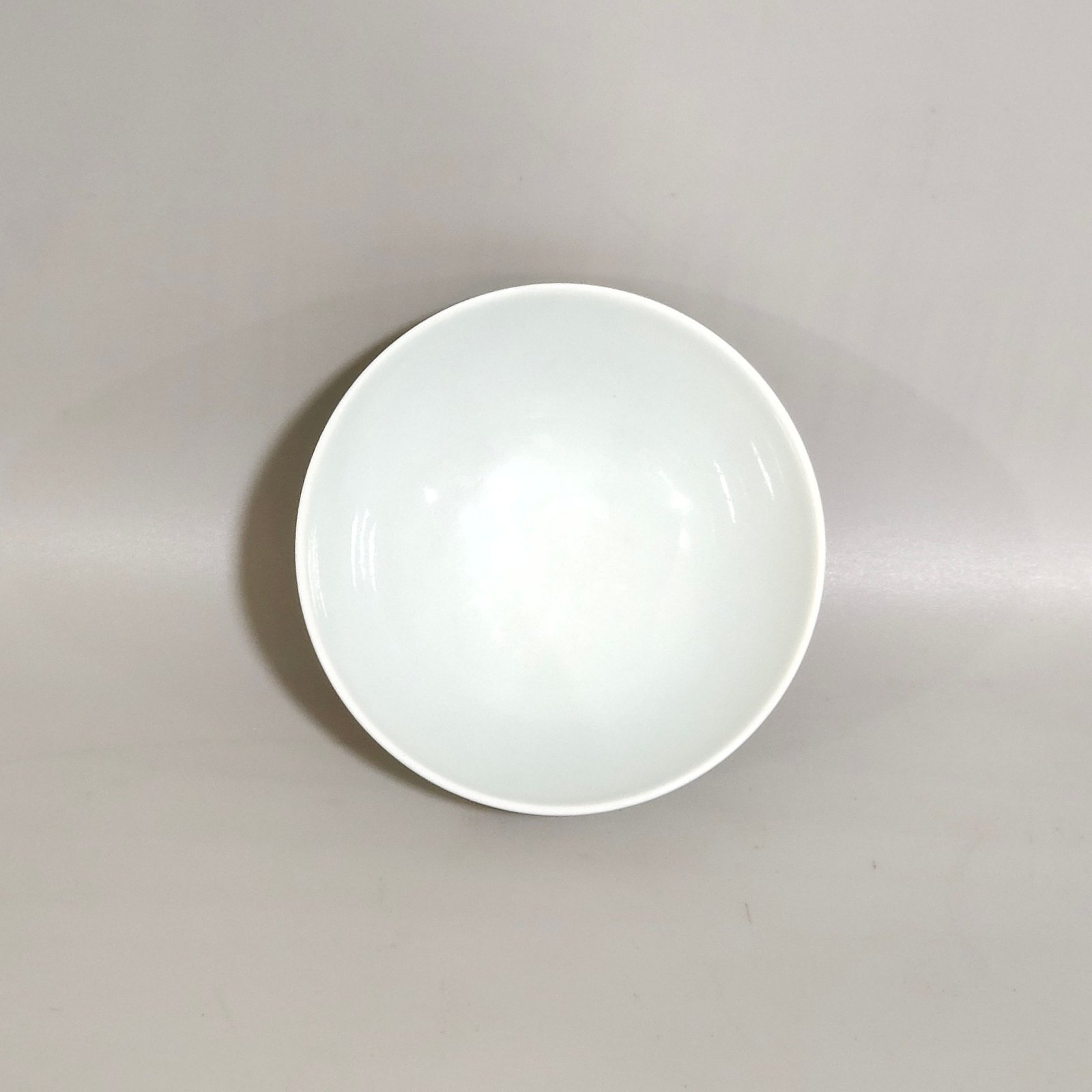 Qing Dynasty Yongzheng character story tea round Bowl