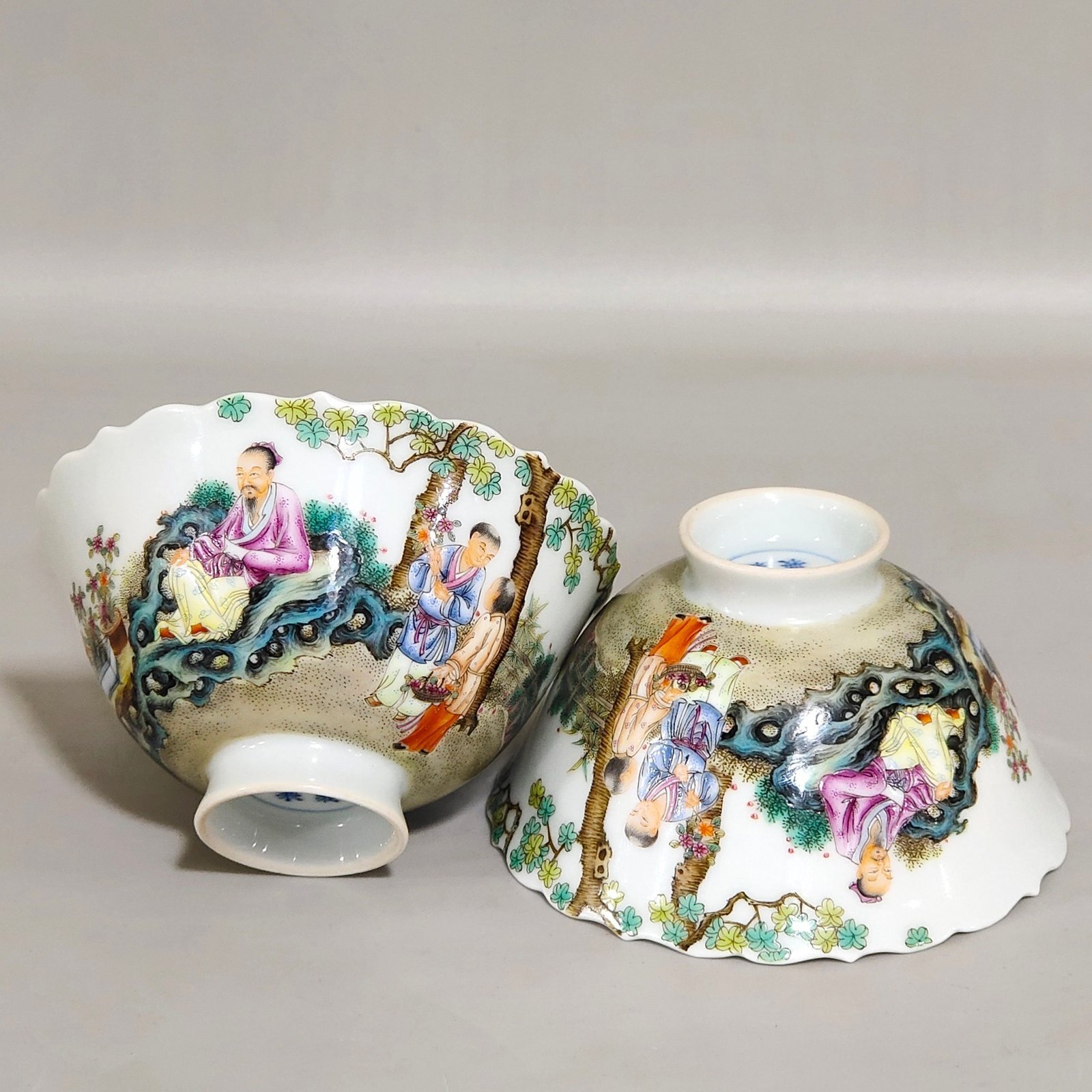 Qing Dynasty Yongzheng character story cup with mouth