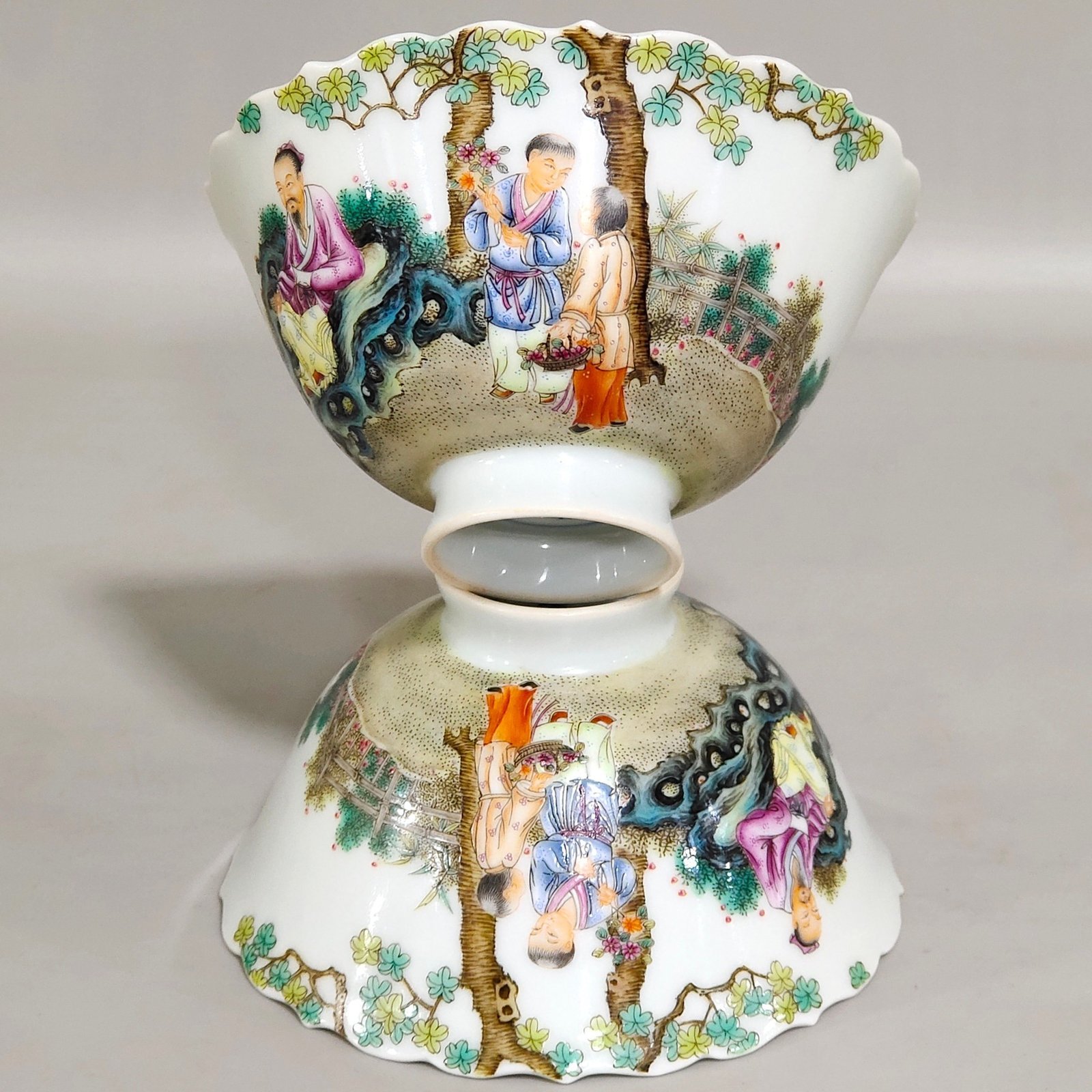 Qing Dynasty Yongzheng character story cup with mouth