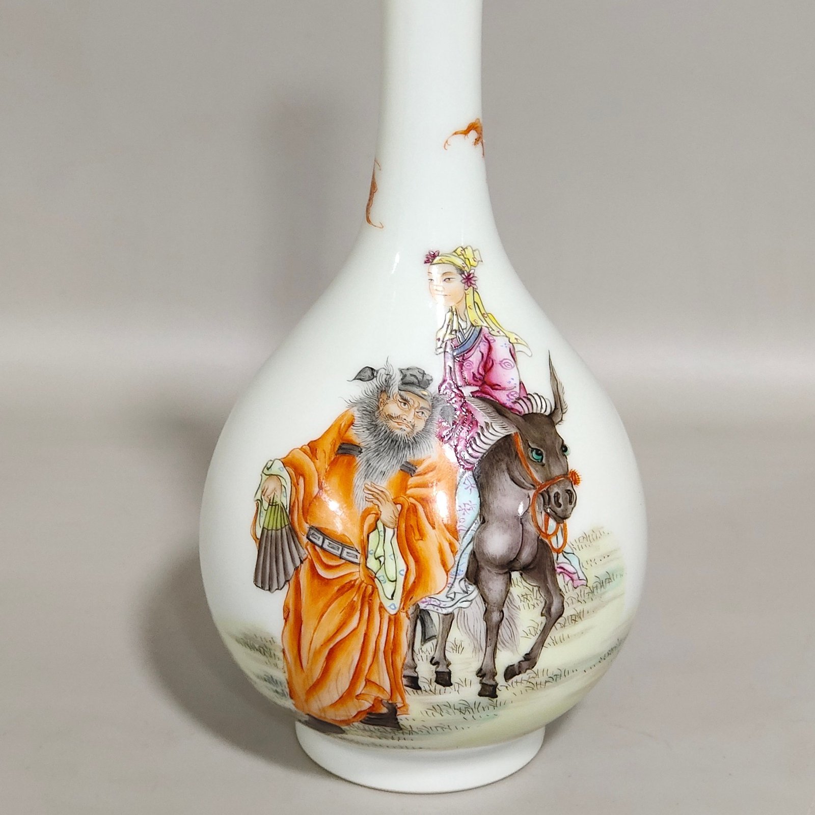 Qing Dynasty Yongzheng Small vase character Zhong Kui marrying his sister