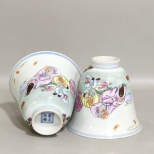 Qing Dynasty Yongzheng character story bell cup
