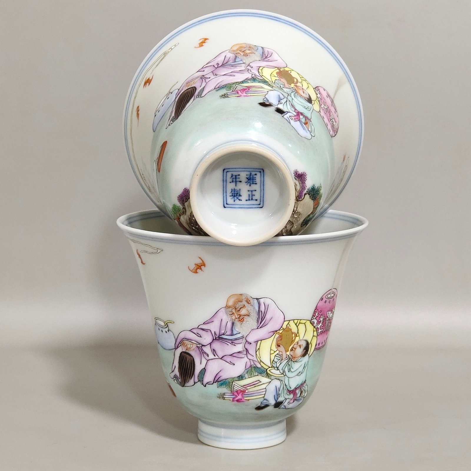 Qing Dynasty Yongzheng character story bell cup