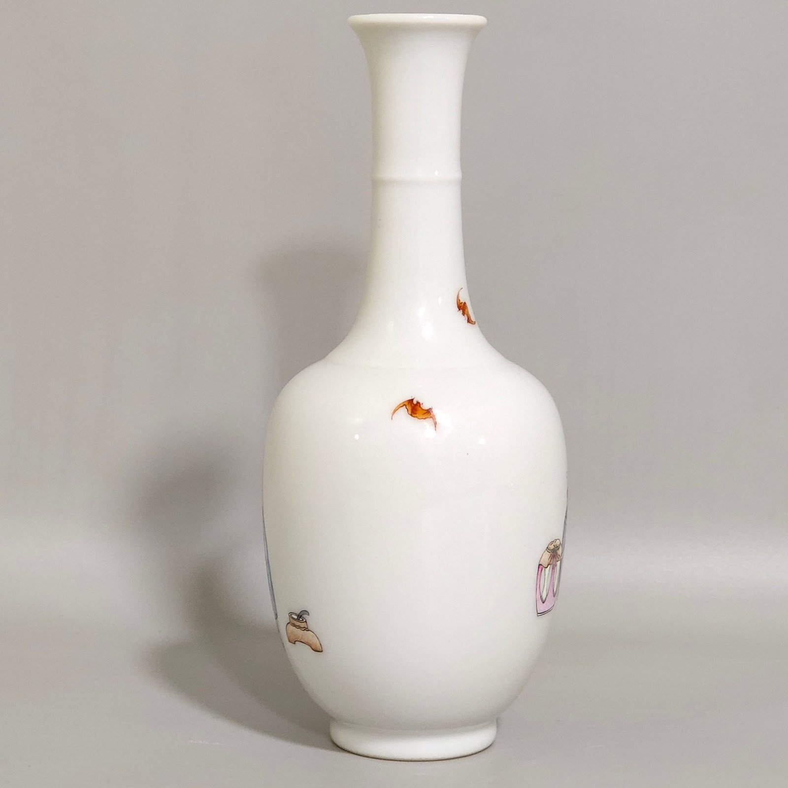 Qing Dynasty Yongzheng character story flask