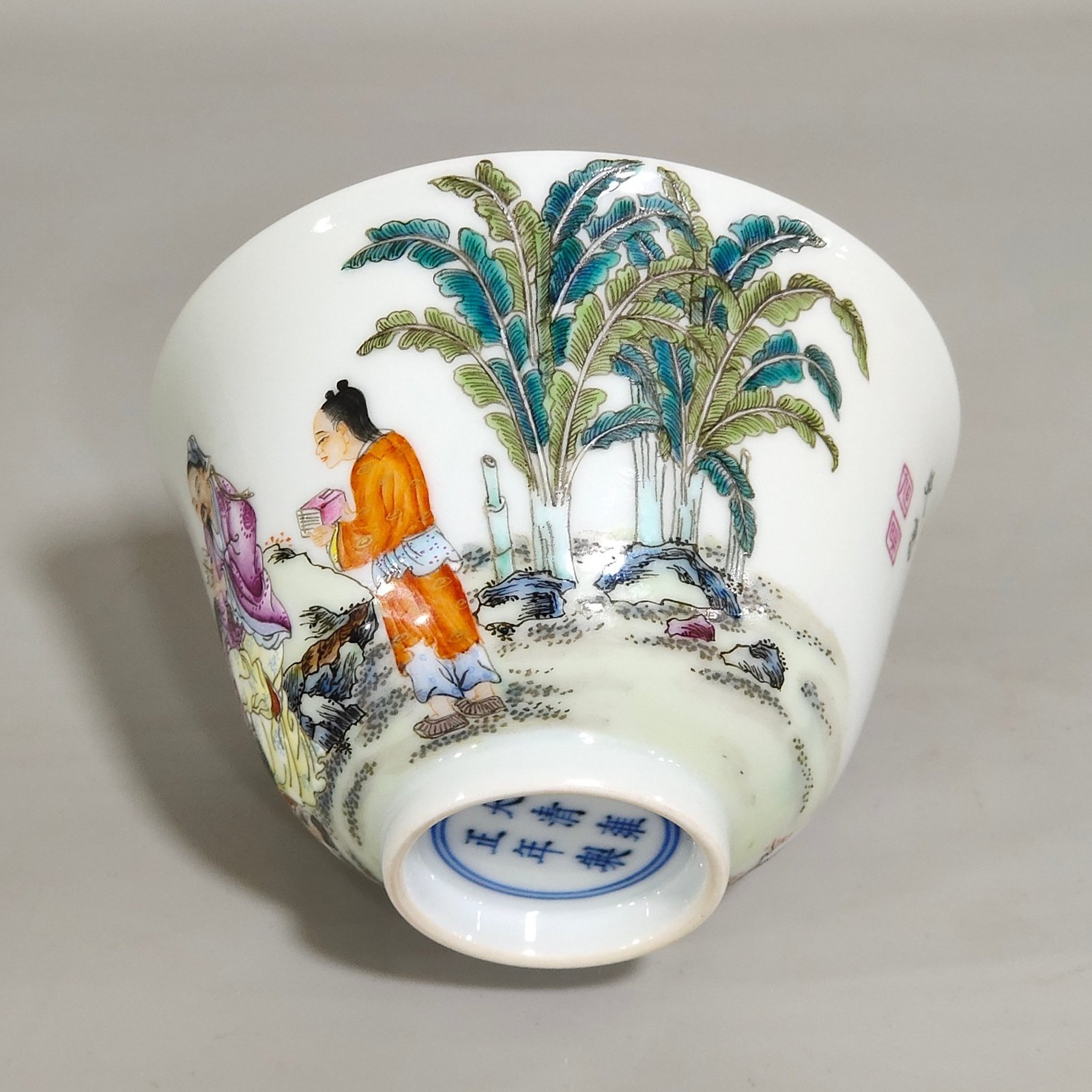 Qing Dynasty Yongzheng character story poem cup