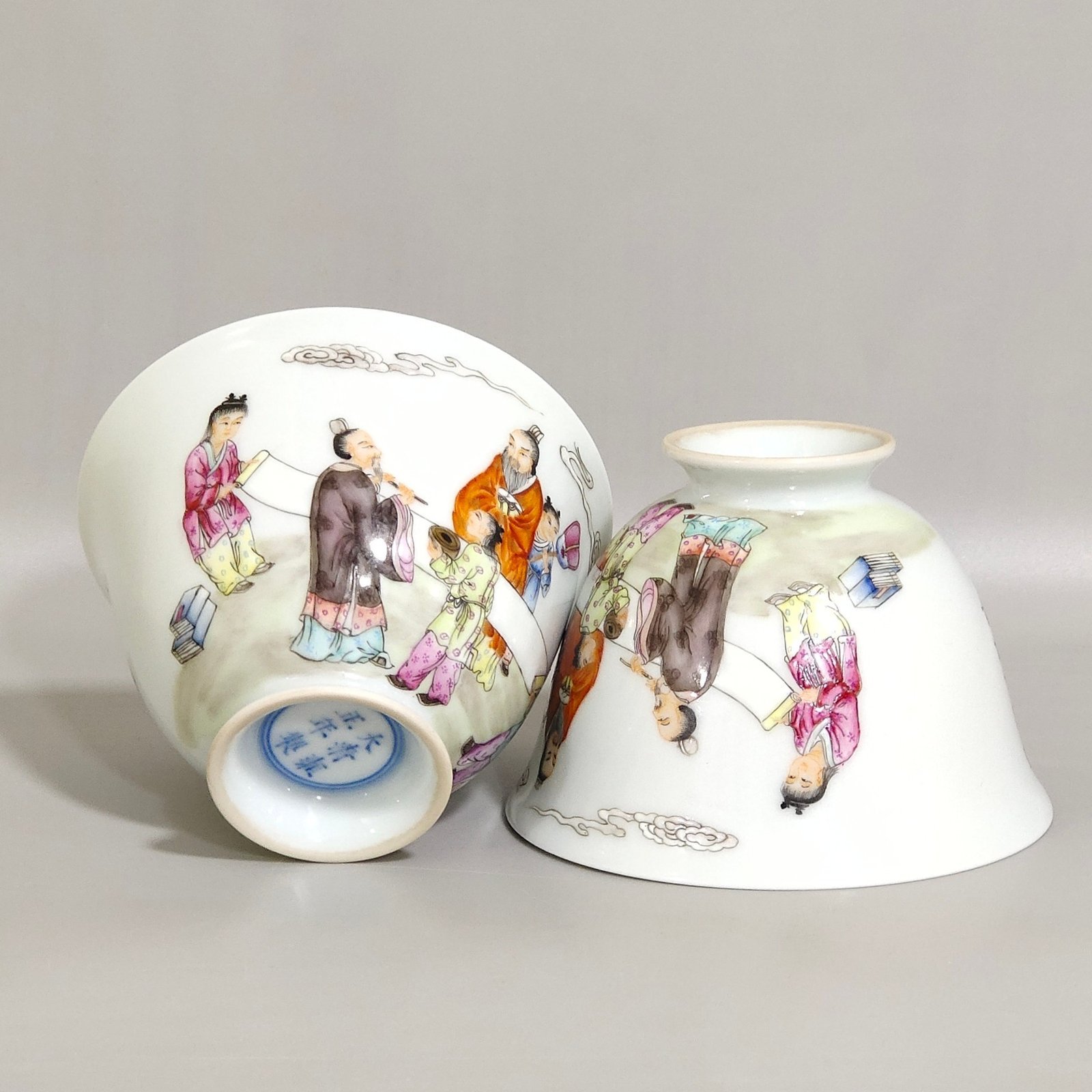 Qing Dynasty Yongzheng characters and stories high legged poetry cup