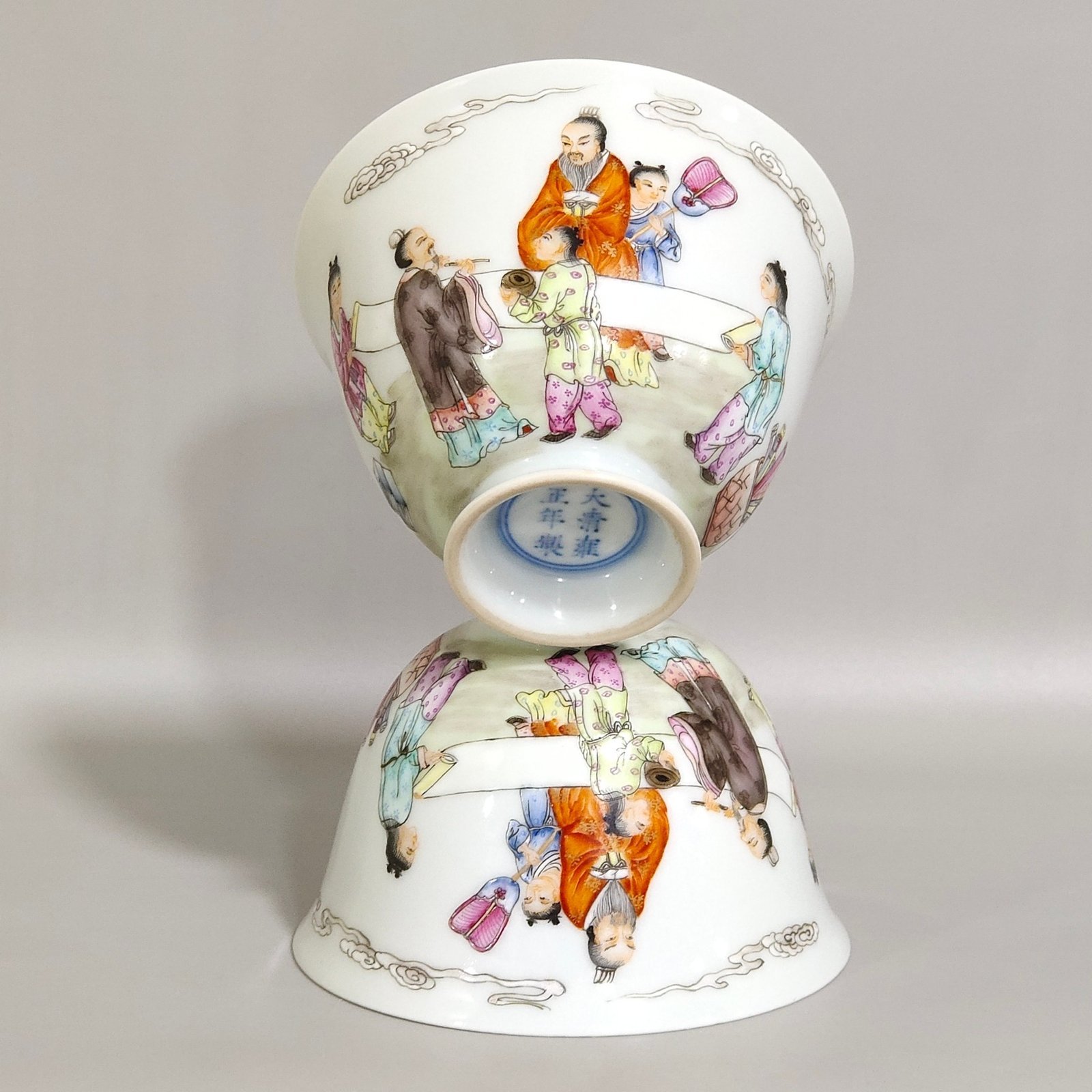 Qing Dynasty Yongzheng characters and stories high legged poetry cup