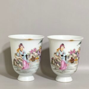 Qing Dynasty Yongzheng character tall bell cup