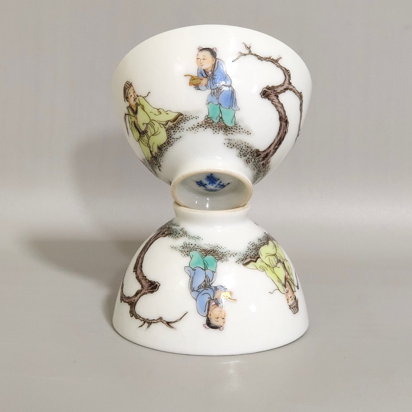 Qing Dynasty Yongzheng character story chicken heart cup
