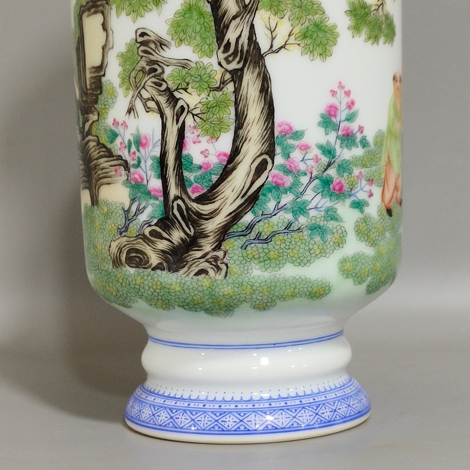 Qing Dynasty Yongzheng figure enamel godson vase