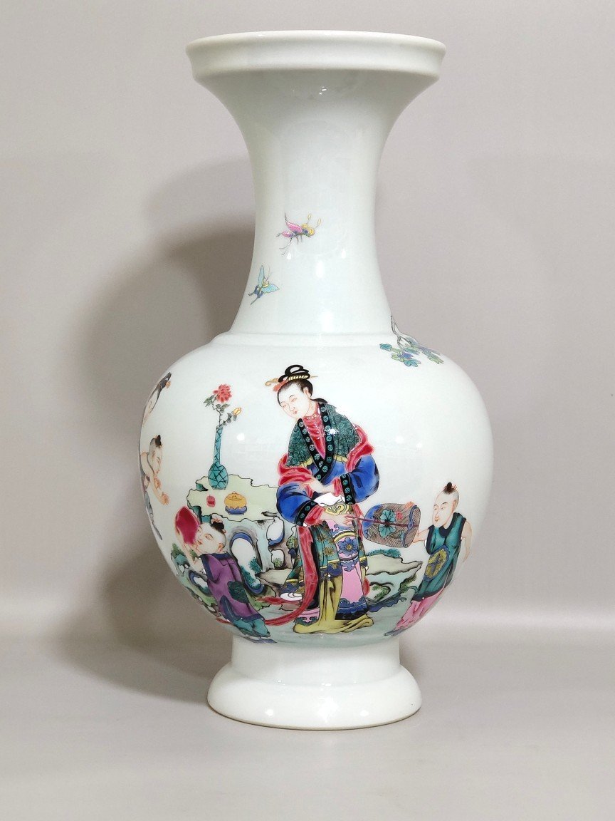 Qing Dynasty Yongzheng lady's tape plate vase
