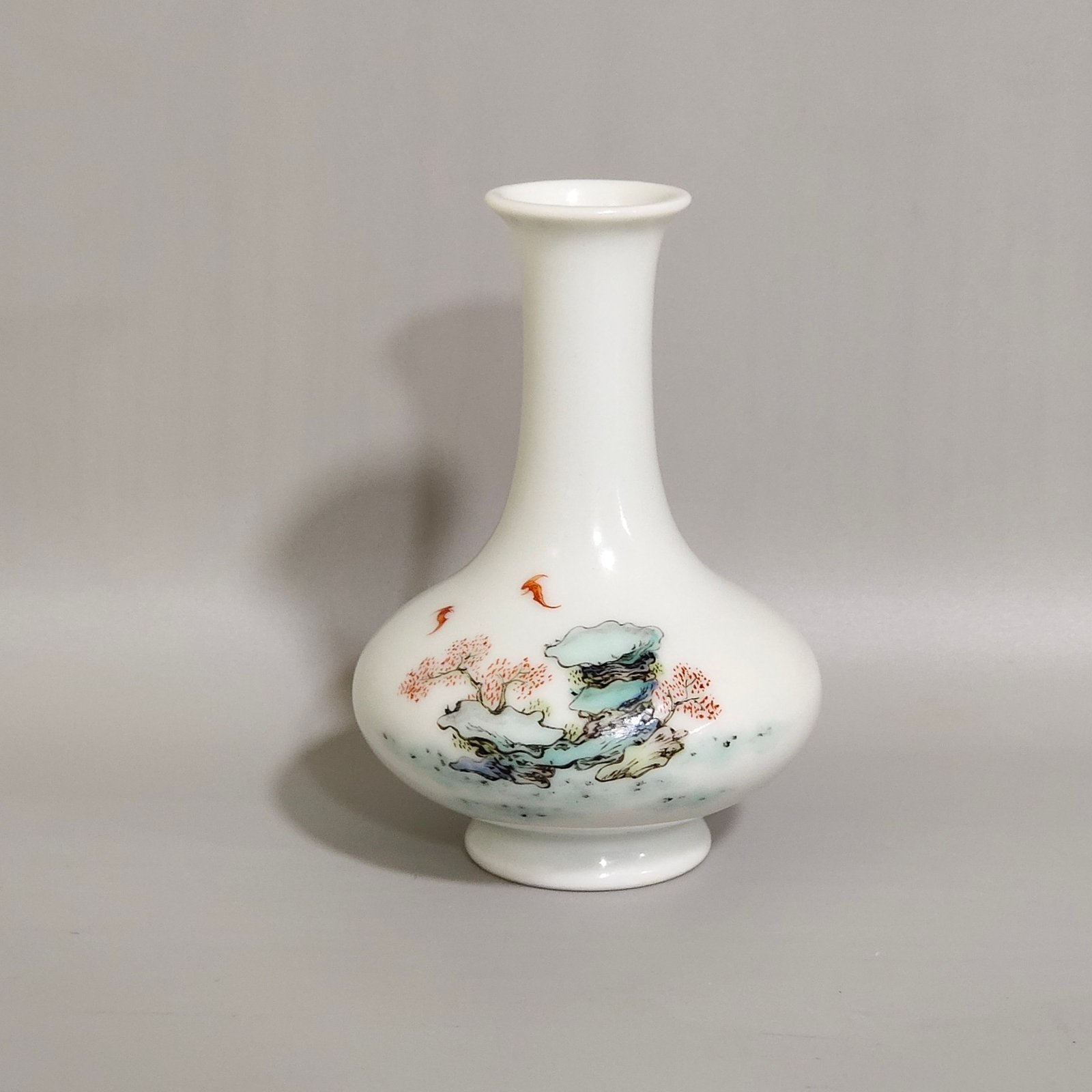 Qing Dynasty Yongzheng immortal’s medicinal vial