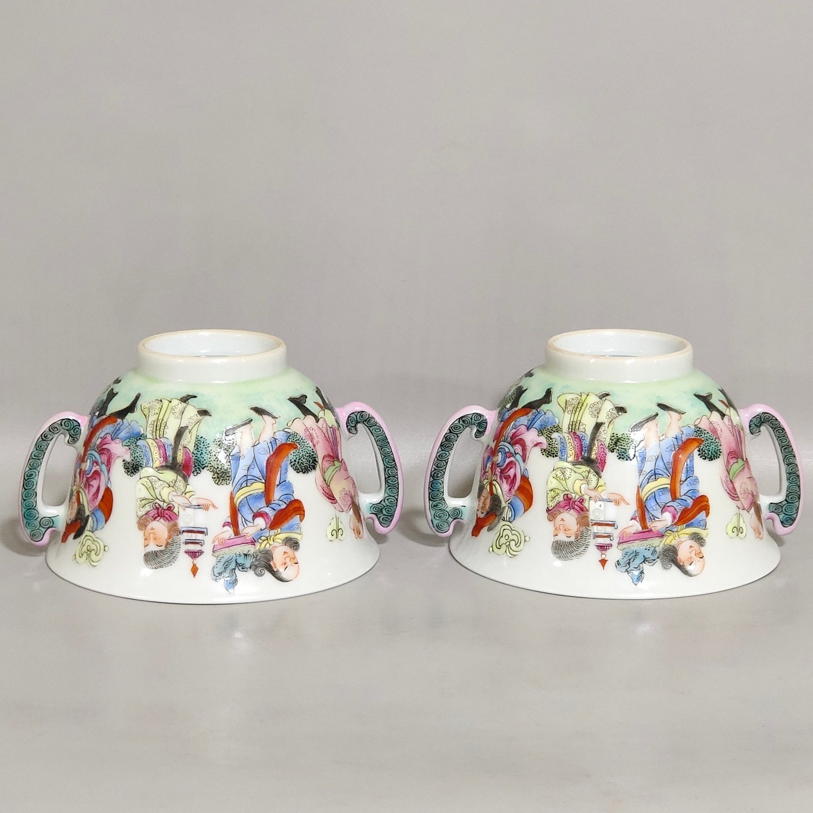 Qing Dynasty Yongzheng Baman Jinbao double ear cup