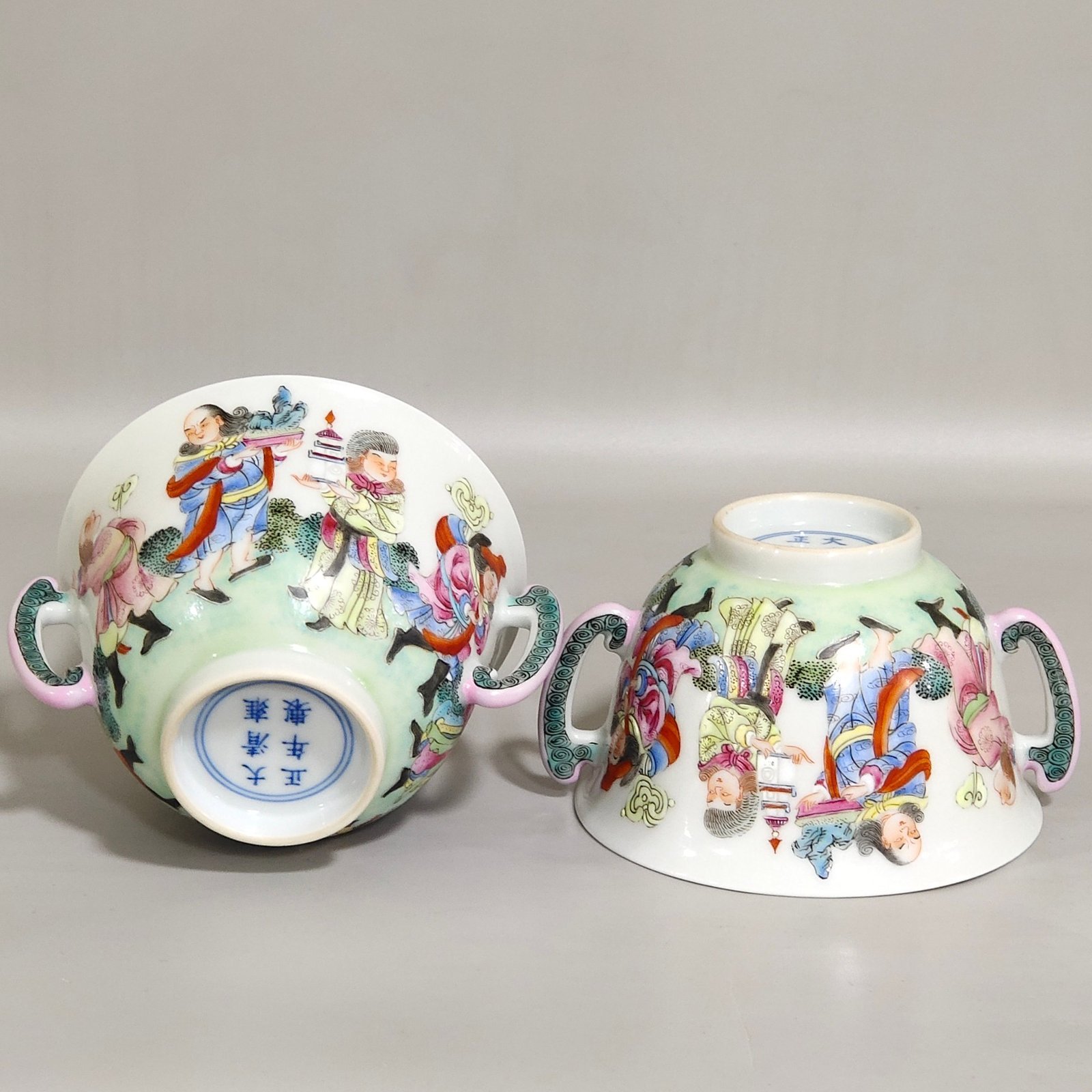 Qing Dynasty Yongzheng Baman Jinbao double ear cup