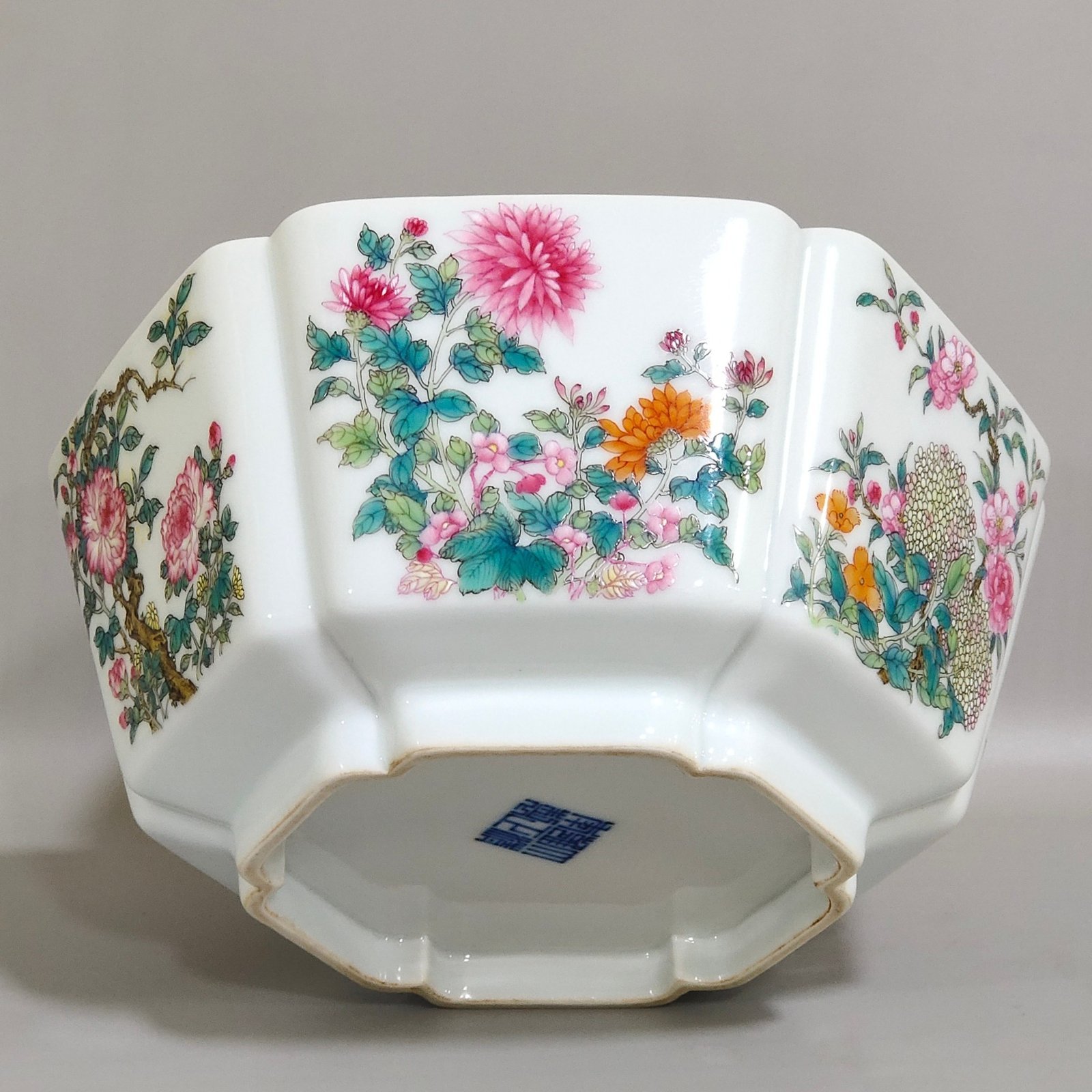 Qing Dynasty Yongzheng six sided flower bowl