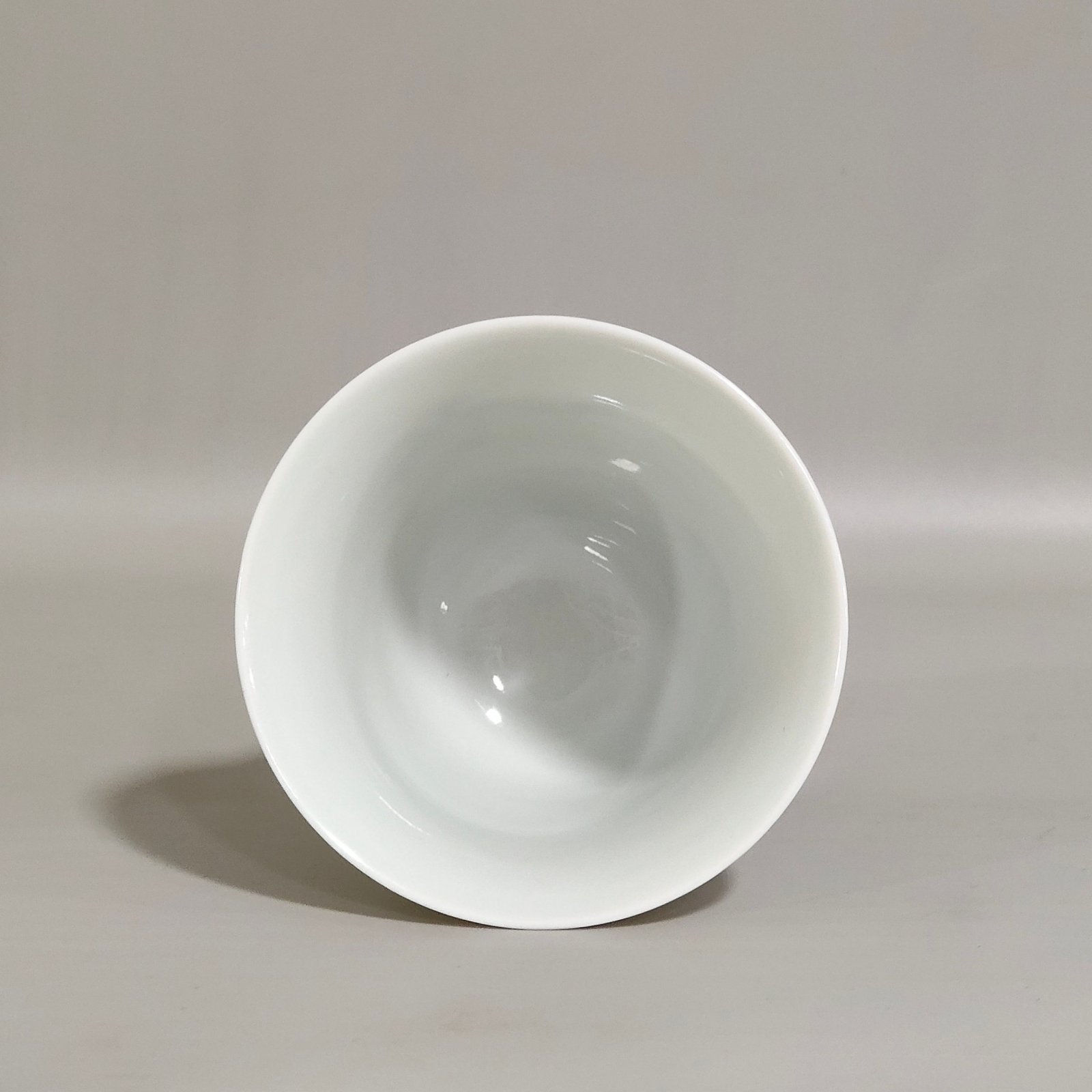 Qing Dynasty Yongzheng Liuhe Tongchun bell cup