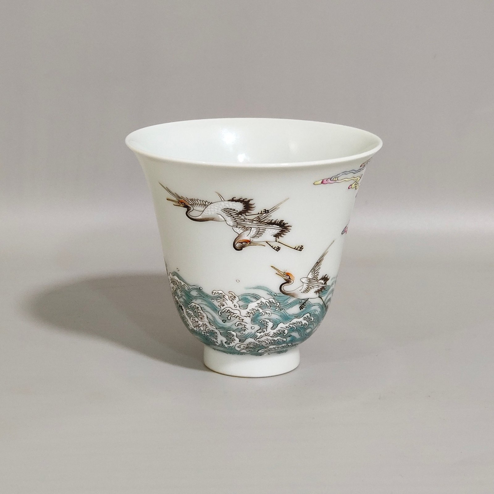 Qing Dynasty Yongzheng Liuhe Tongchun bell cup